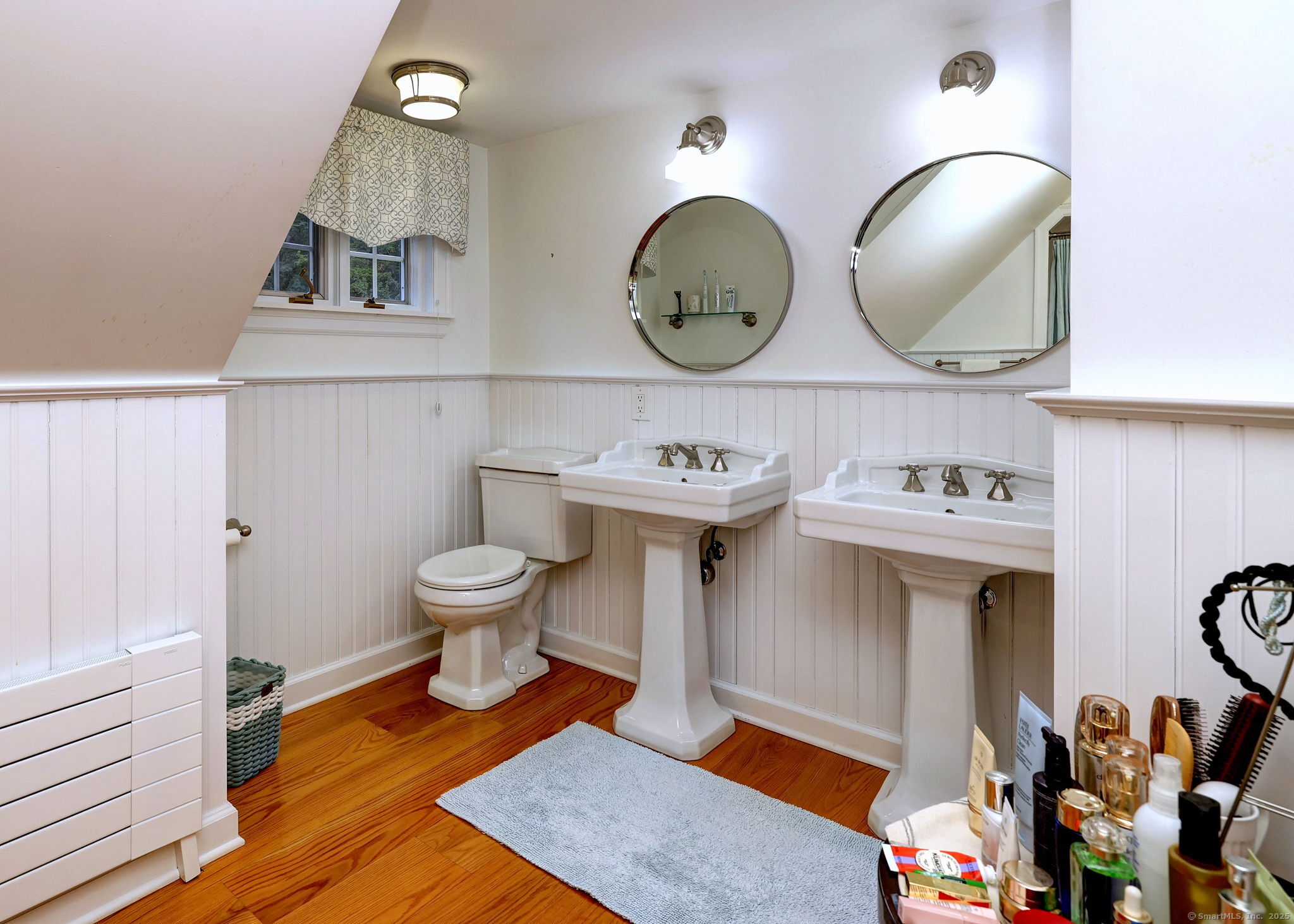 Hamden, Connecticut, 06517, United States, 5 Bedrooms Bedrooms, ,4 BathroomsBathrooms,Residential,For Sale,1924978
