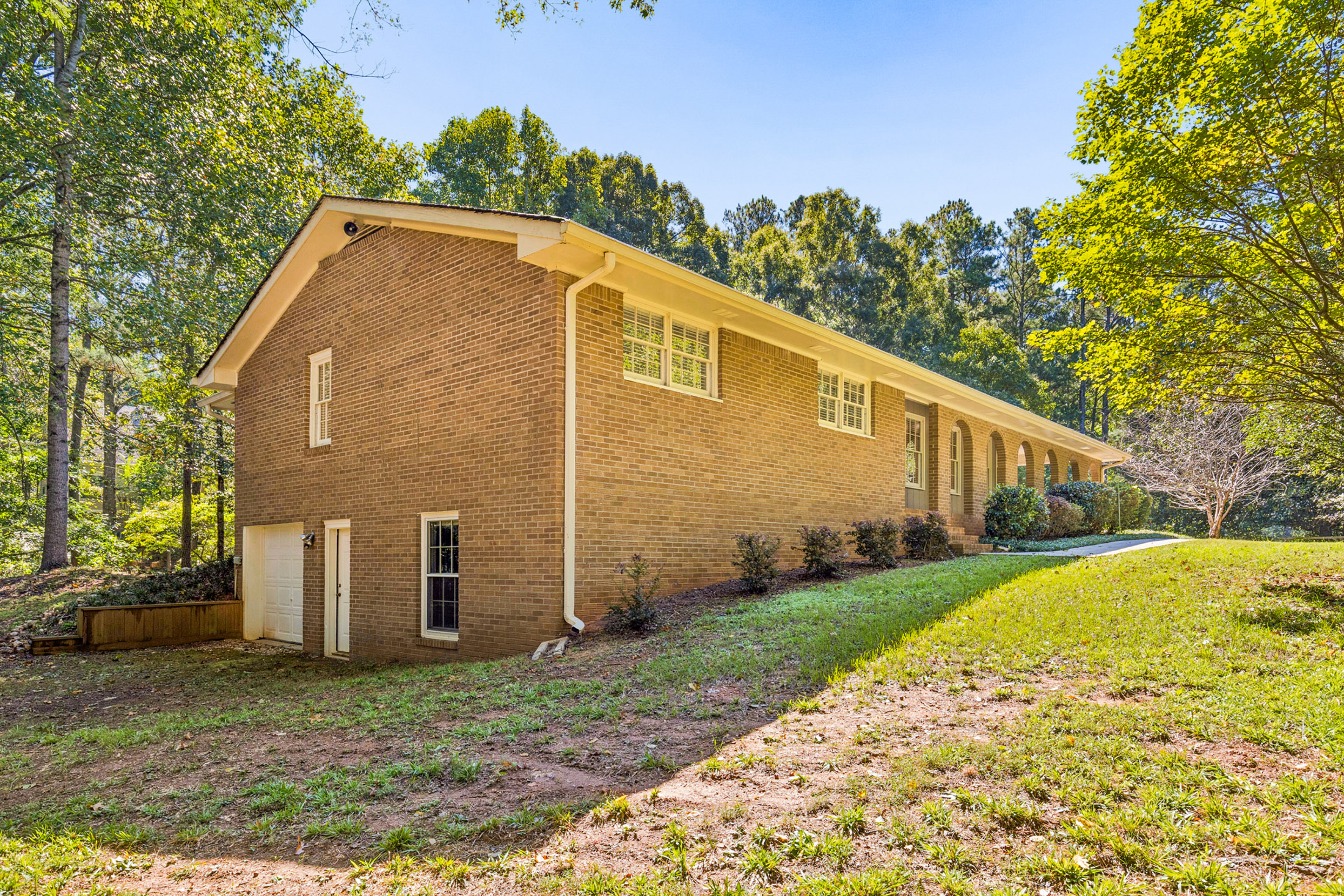  A Rare Opportunity to Enjoy Estate-Style Living in Sought-After Woodstock - 物件實景