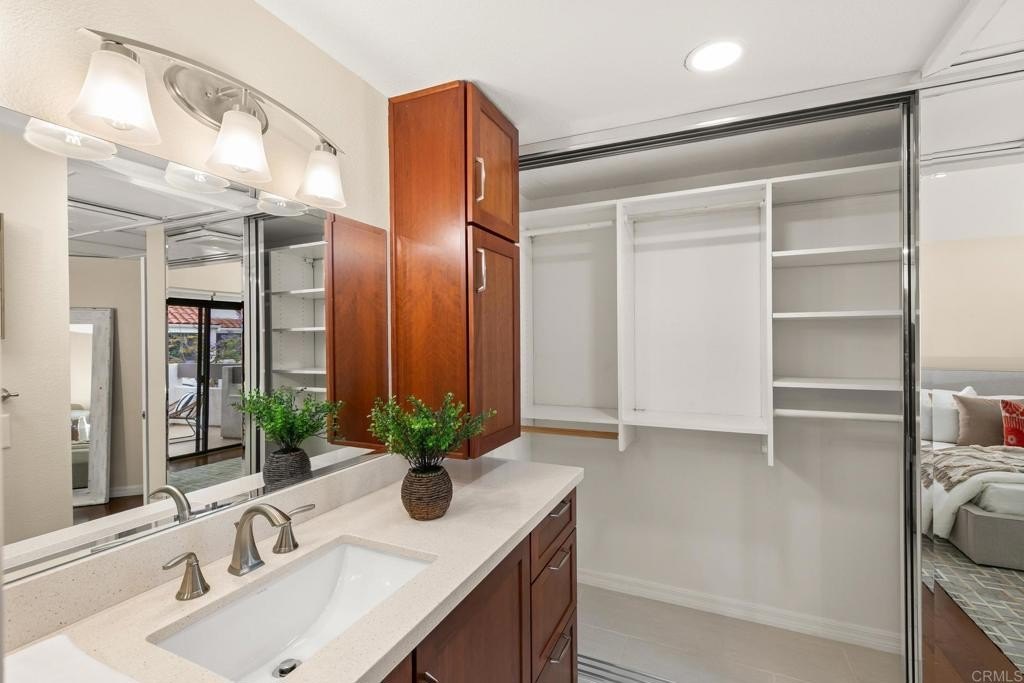San Diego, California, 92101, United States, 2 Bedrooms Bedrooms, ,2 BathroomsBathrooms,Residential,For Sale,1760340