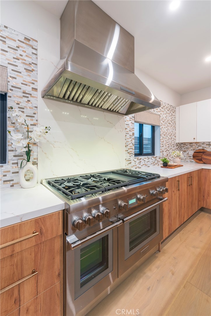 Huntington Beach, California, 92648, United States, 3 Bedrooms Bedrooms, ,5 BathroomsBathrooms,Residential,For Sale,2003455