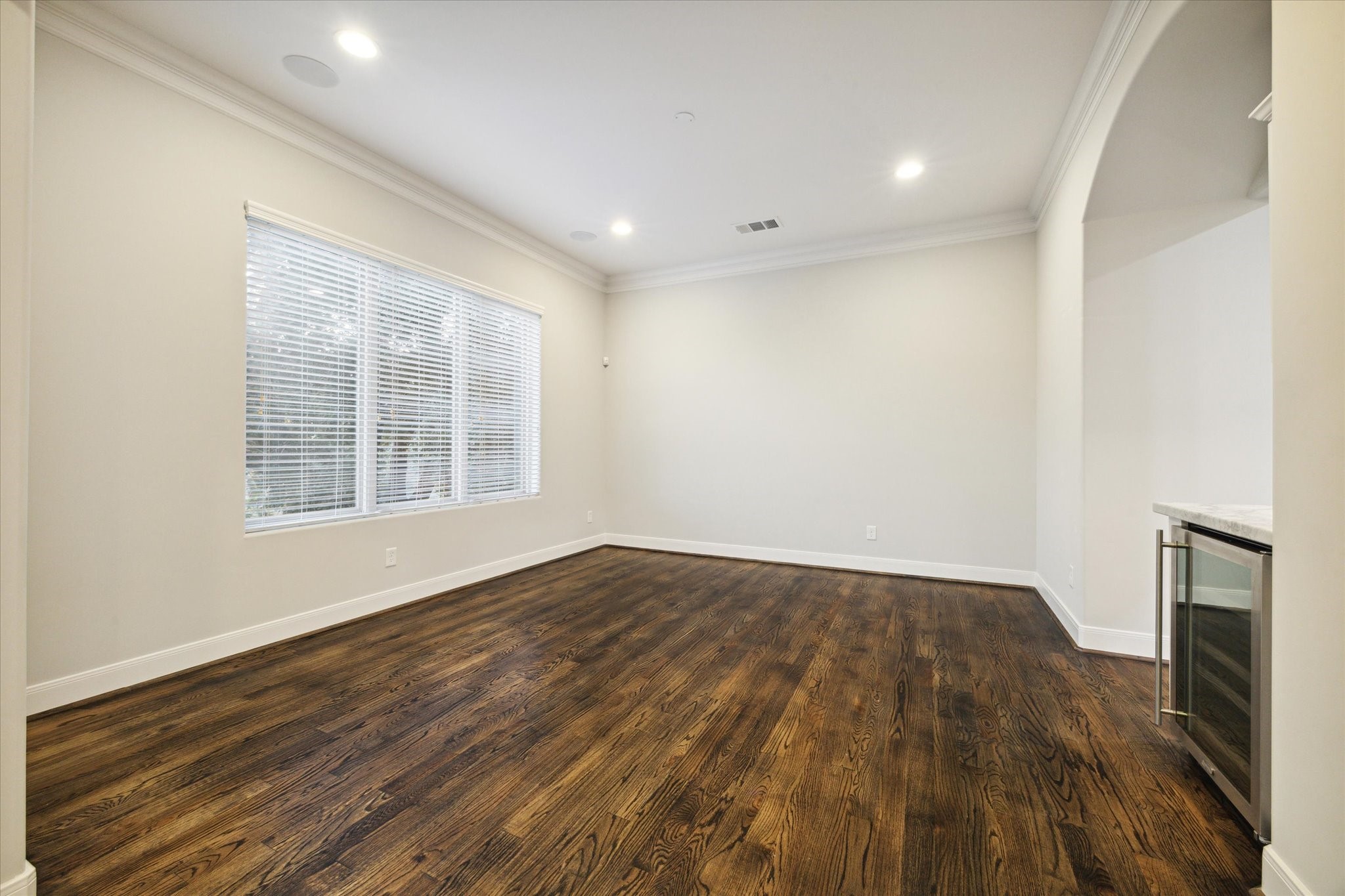  6008 Potomac Park Drive - 物件實景