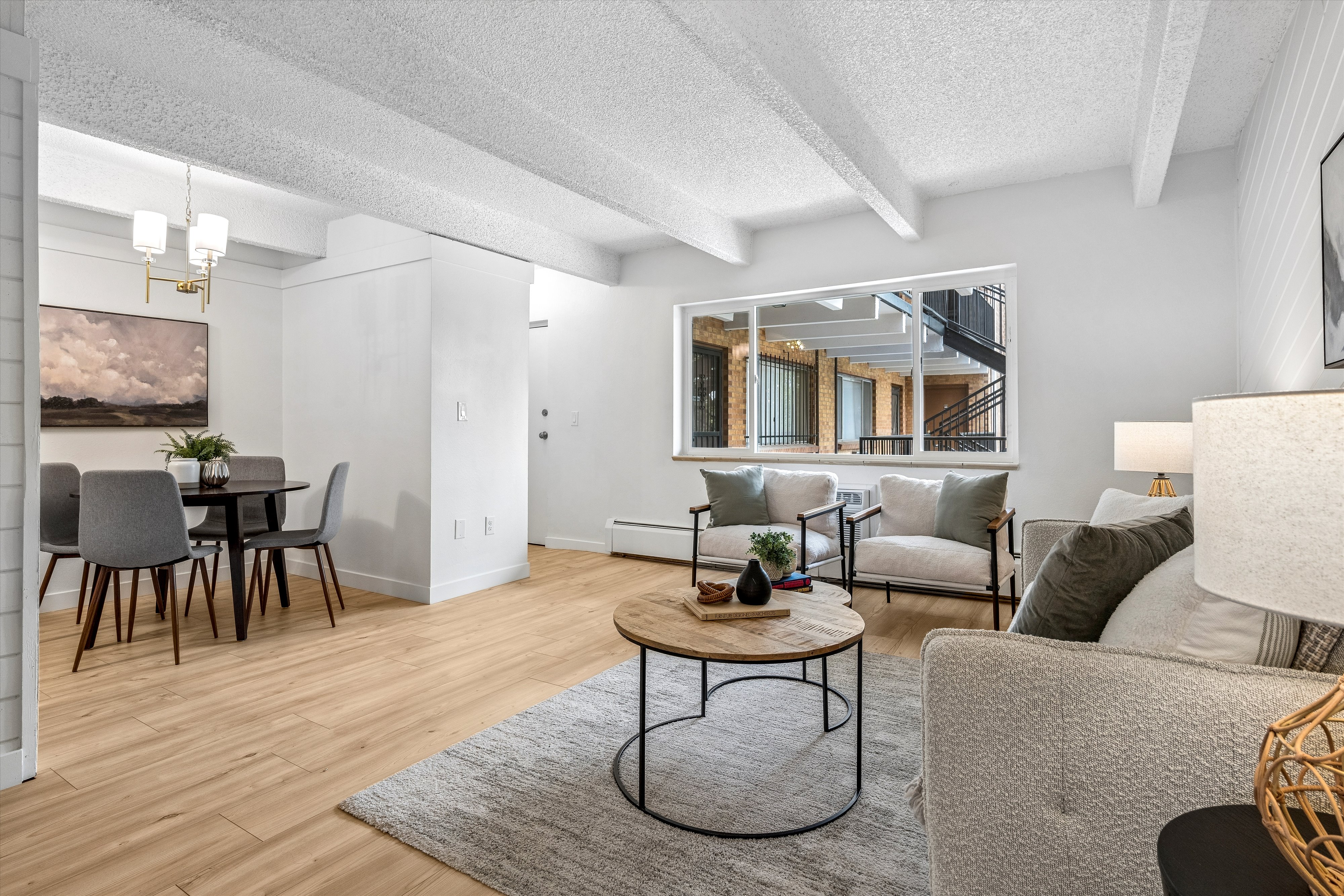  Beautifully Remodeled and Move-in Ready - 物件實景