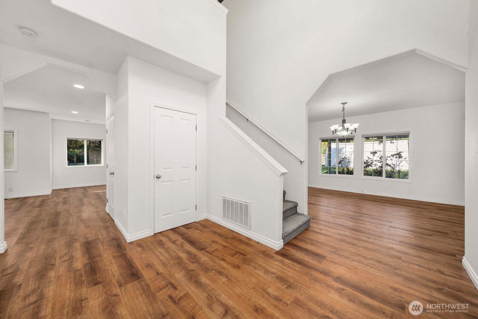 EATONVILLE, Washington, 98328, United States, 4 Bedrooms Bedrooms, ,3 BathroomsBathrooms,Residential,For Sale,1997124