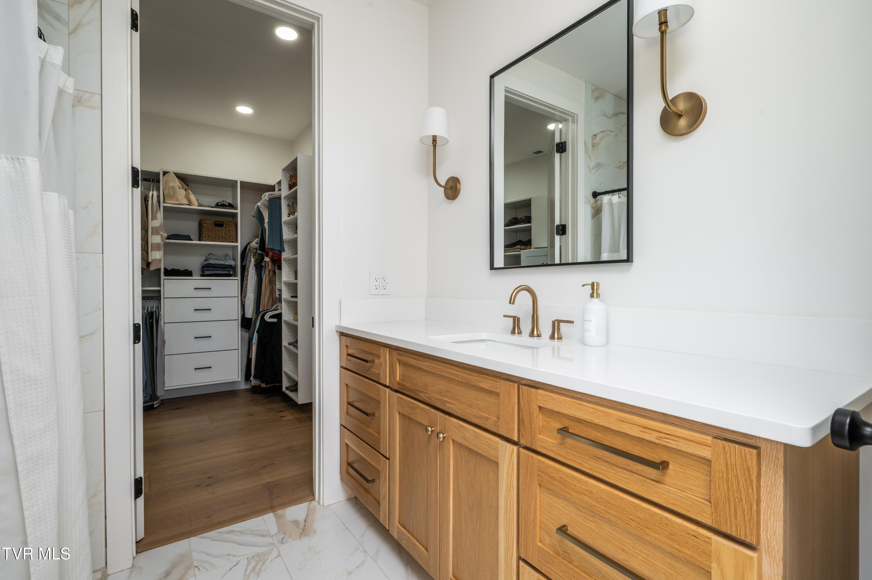 Kingsport, Tennessee, 37664, United States, 4 Bedrooms Bedrooms, ,4 BathroomsBathrooms,Residential,For Sale,1981214