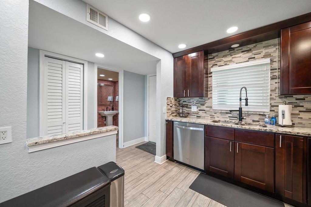 Clearwater, Florida, 33767, United States, 1 Bedroom Bedrooms, ,2 BathroomsBathrooms,Residential,For Sale,1849929