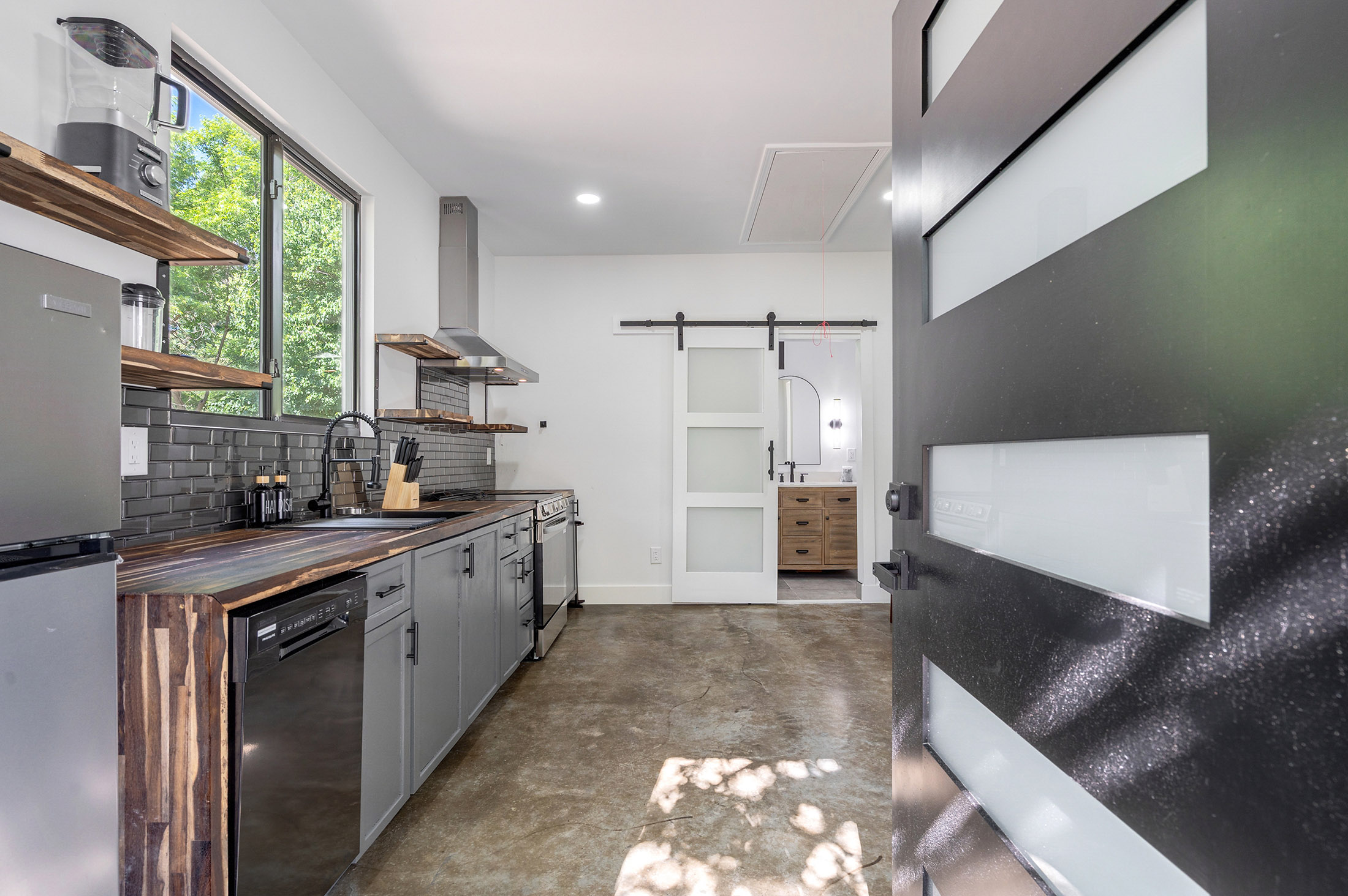  Fully Renovated Estate Blends Luxury, Flexibility & Resort-Style Living - 物件實景