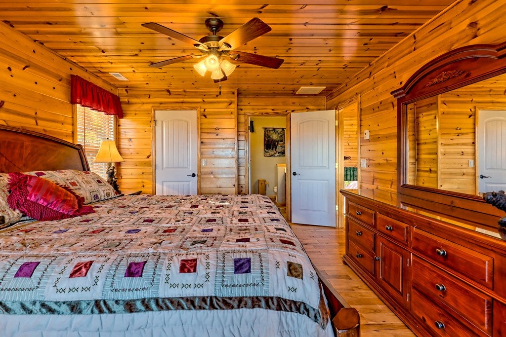 Young Harris, Georgia, 30582, United States, 4 Bedrooms Bedrooms, ,5 BathroomsBathrooms,Residential,For Sale,1987920