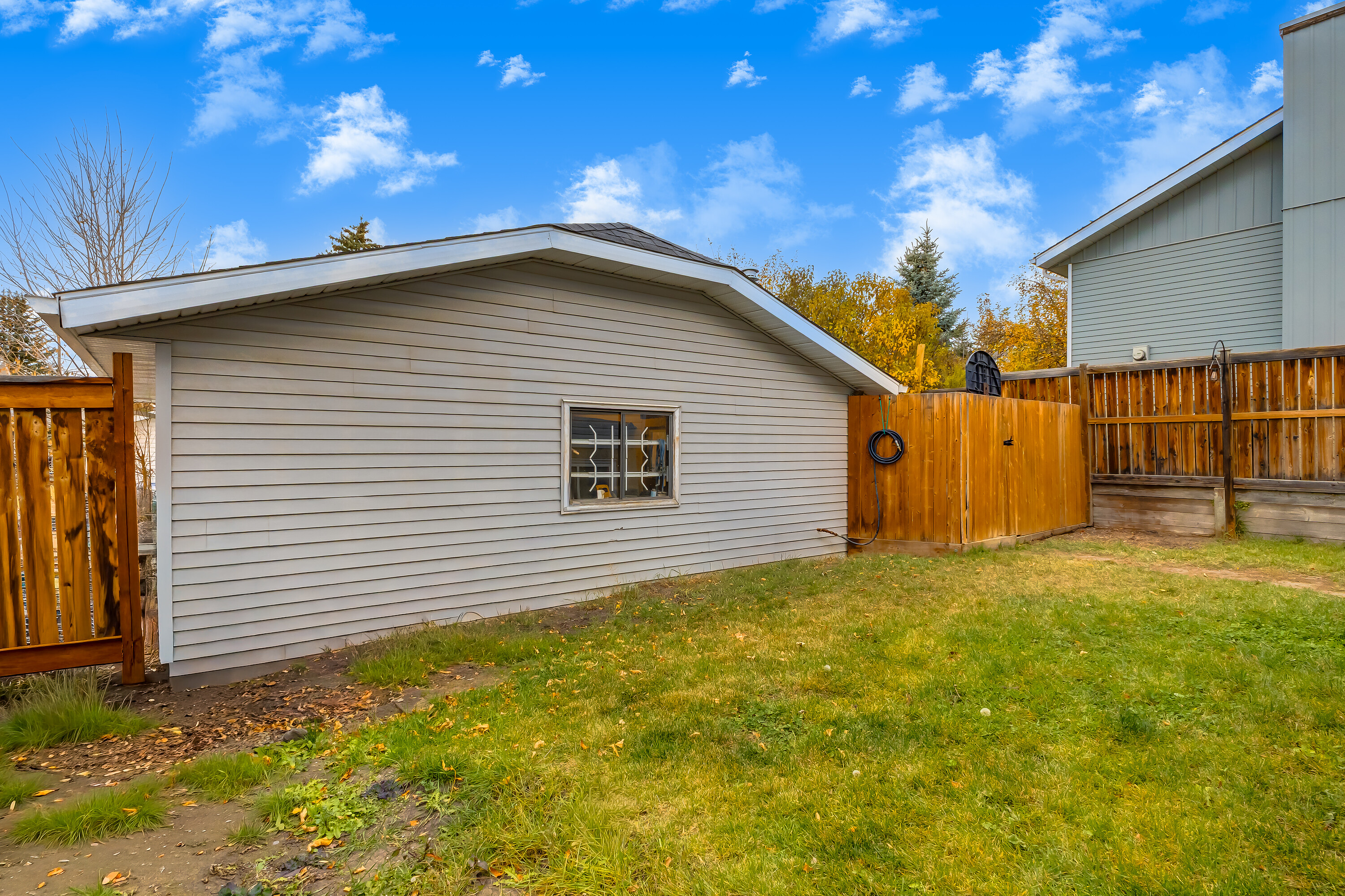  228 Deer Ridge Place SE - 物件實景