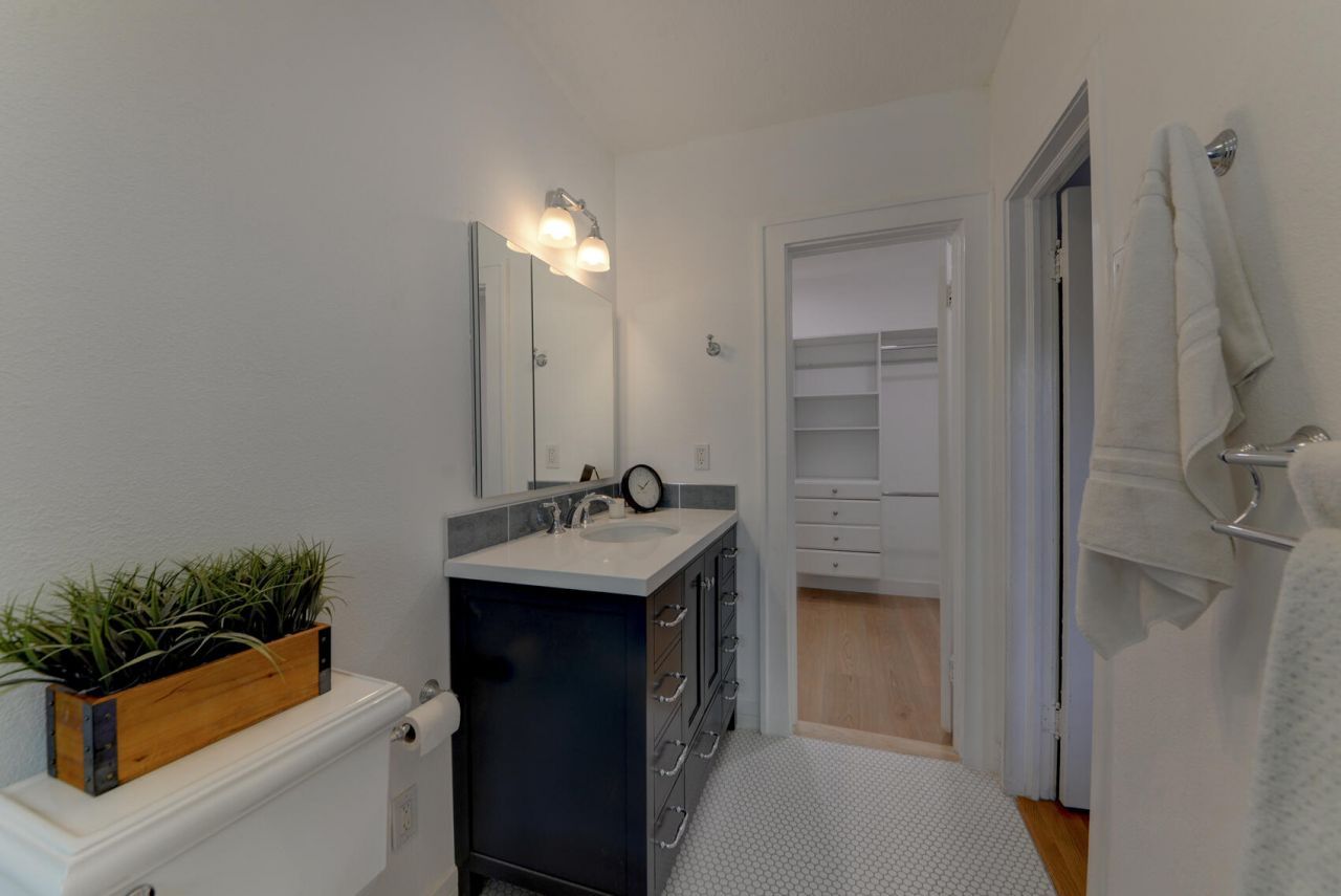 Albuquerque, New Mexico, 87108, United States, 3 Bedrooms Bedrooms, ,3 BathroomsBathrooms,Residential,For Sale,1902192