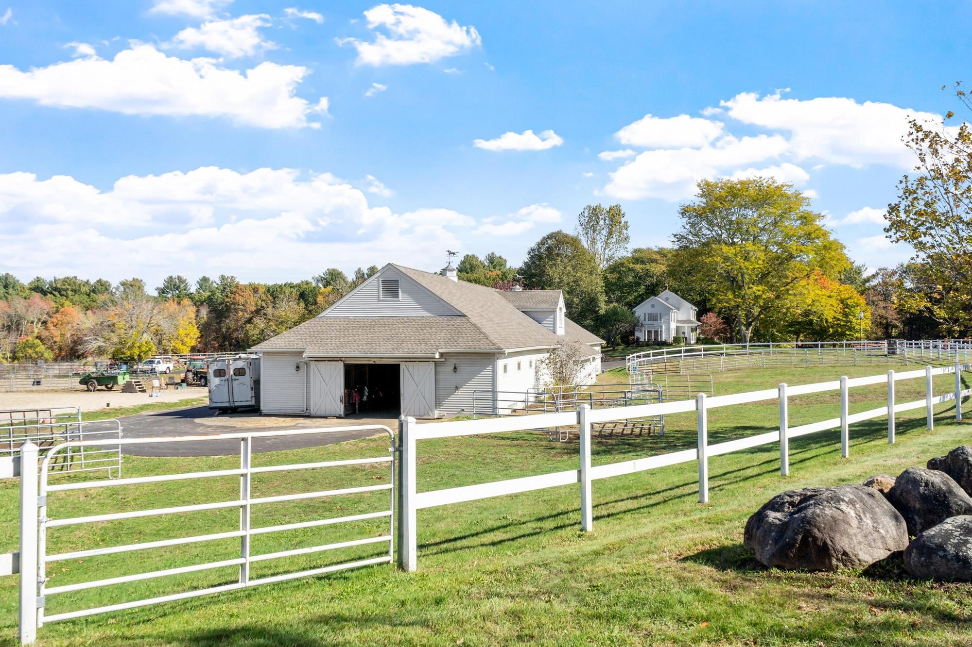  14 Stonegate Lane, Bedford, MA 01730 - 物件實景