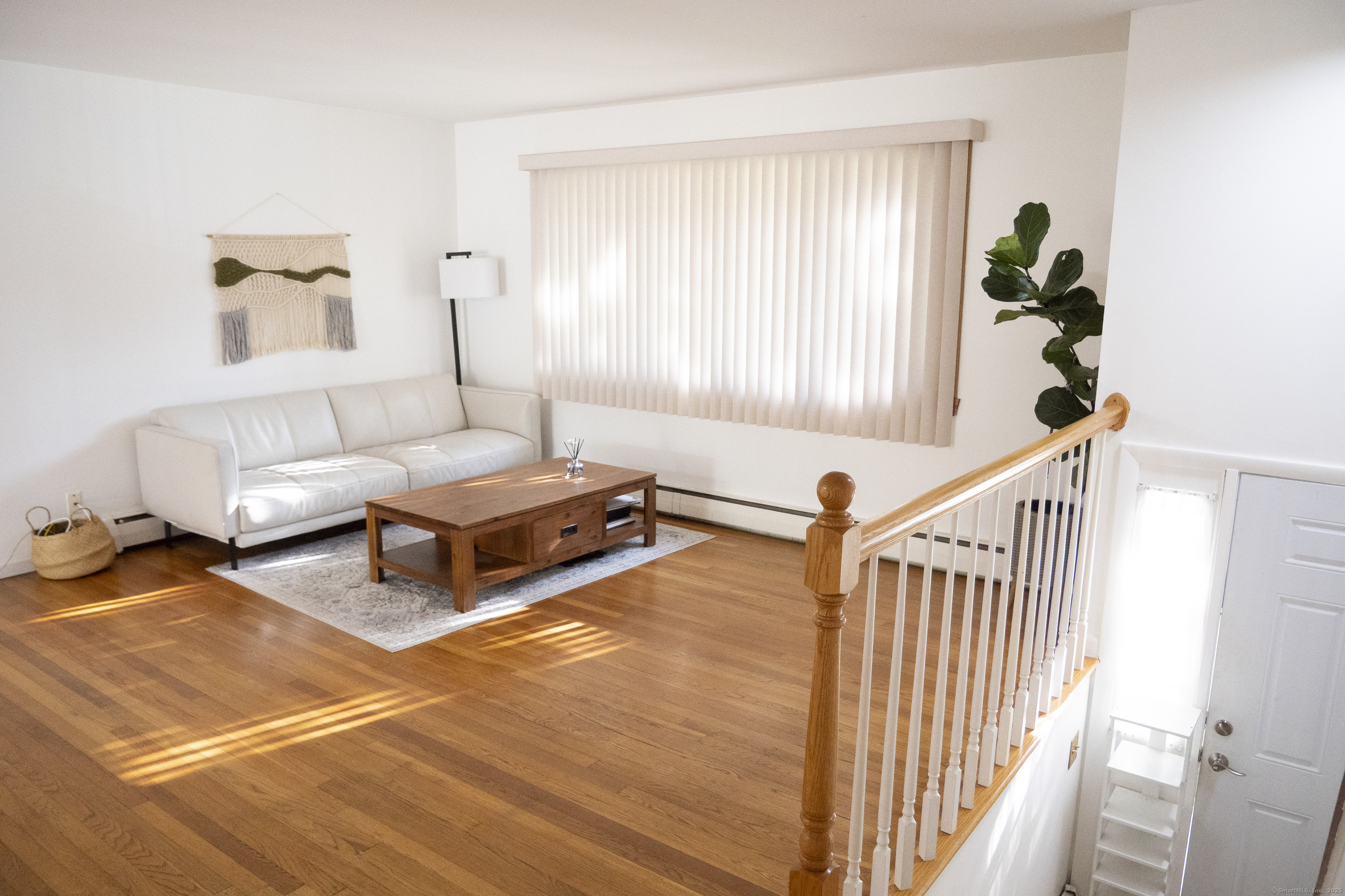 Trumbull, Connecticut, 06611, United States, 3 Bedrooms Bedrooms, ,3 BathroomsBathrooms,Residential,For Sale,1937031