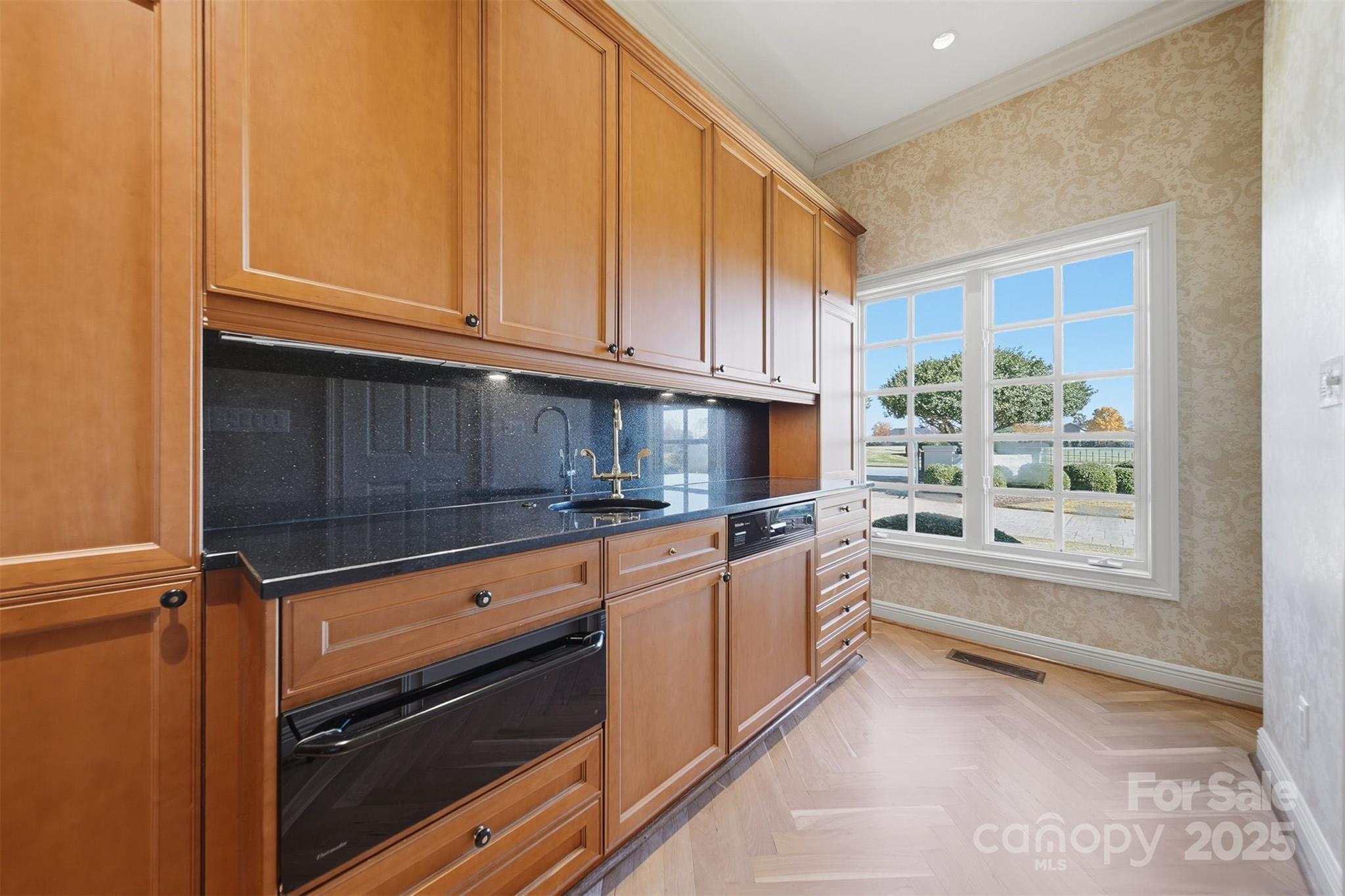 Conover, North Carolina, 28613, United States, 6 Bedrooms Bedrooms, ,7 BathroomsBathrooms,Residential,For Sale,1991981