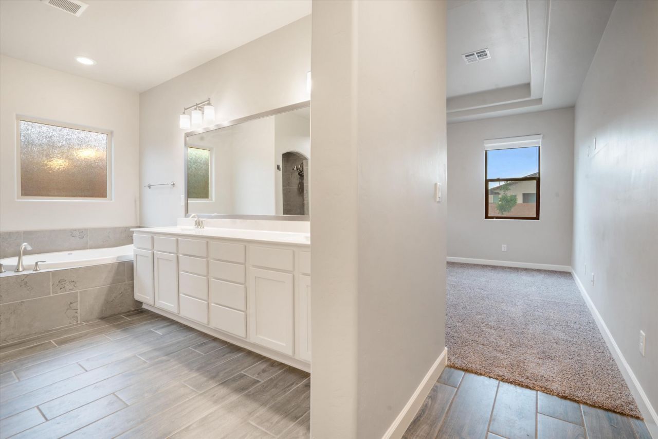 Rio Rancho, New Mexico, 87124, United States, 4 Bedrooms Bedrooms, ,4 BathroomsBathrooms,Residential,For Sale,1919636