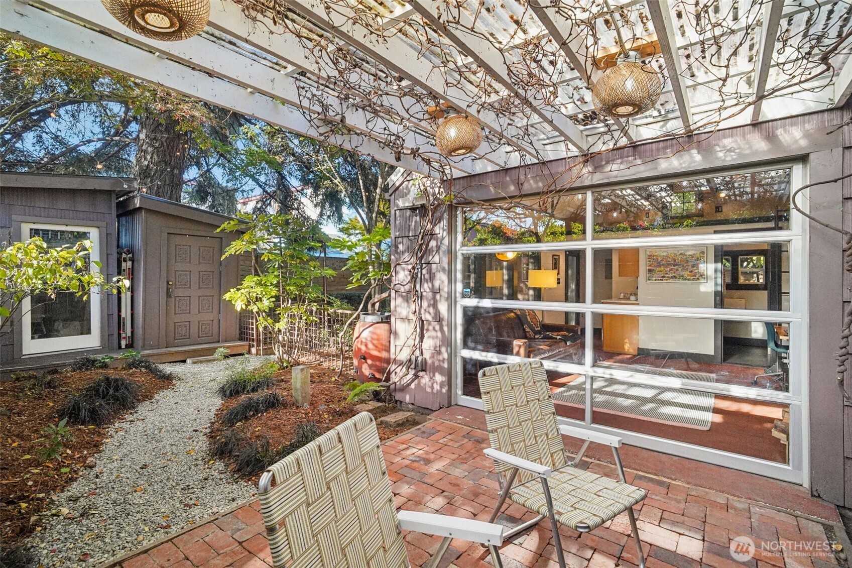 Seattle, Washington, 98108, United States, 3 Bedrooms Bedrooms, ,1 BathroomBathrooms,Residential,For Sale,1979331