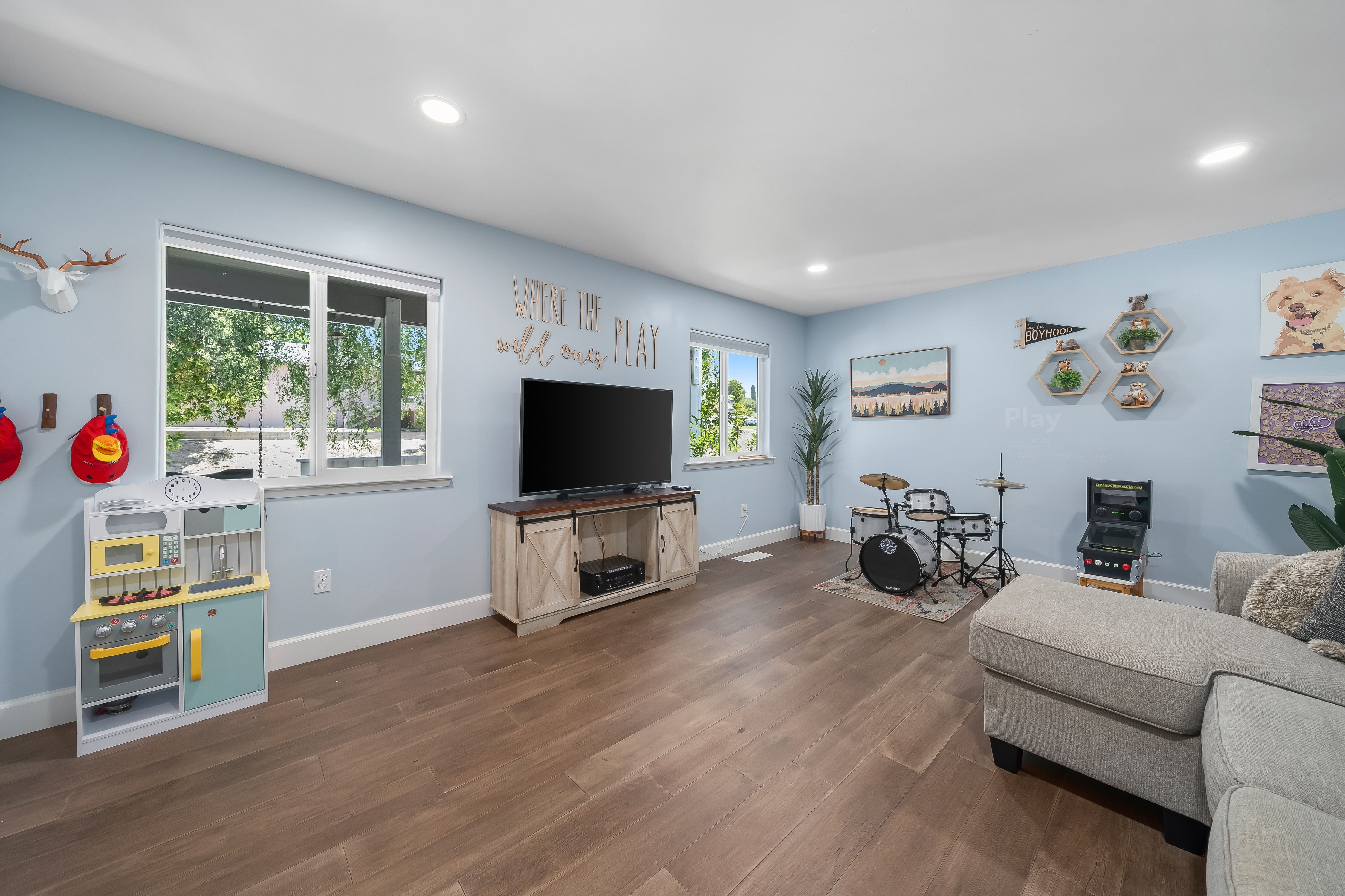  California Coastal Living Meets Modern Farmhouse Design - 物件實景
