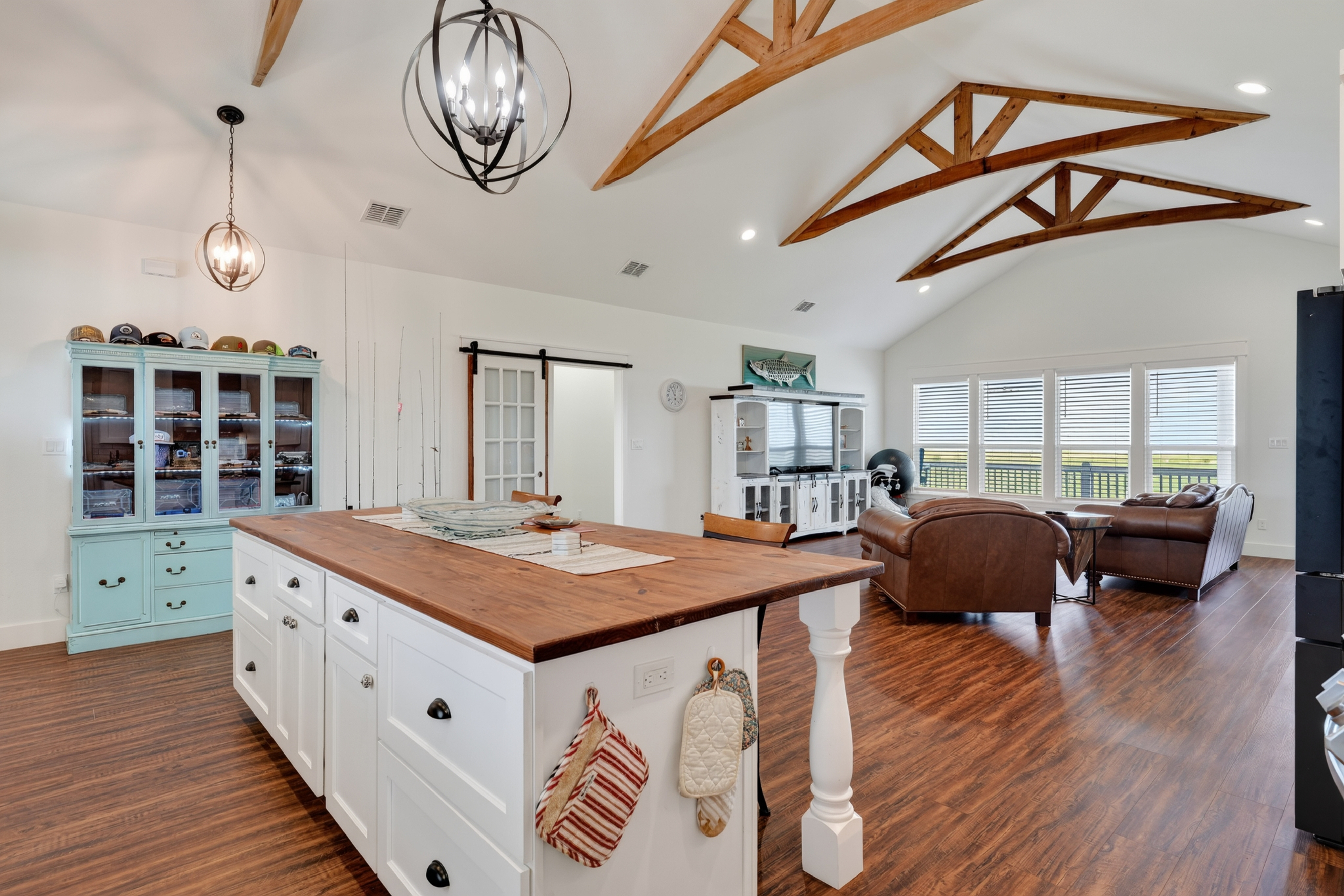  Custom Coastal Retreat - 物件實景