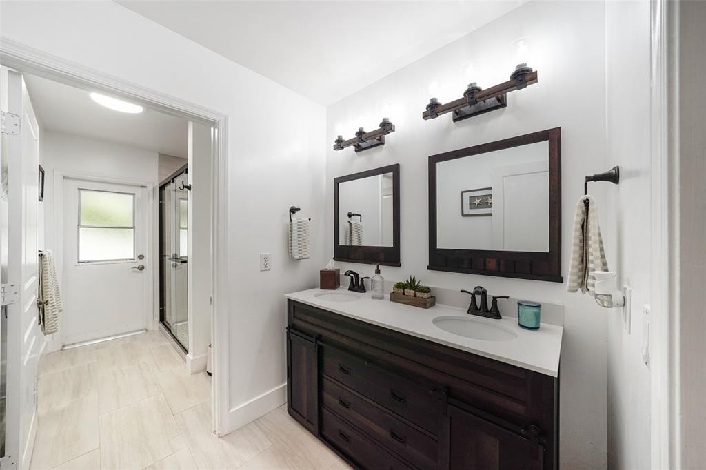 Davie, Florida, 33324, United States, 4 Bedrooms Bedrooms, ,3 BathroomsBathrooms,Residential,For Sale,1975060