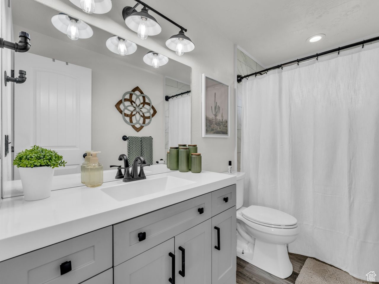 West Valley City, Utah, 84120, United States, 4 Bedrooms Bedrooms, ,2 BathroomsBathrooms,Residential,For Sale,1875752