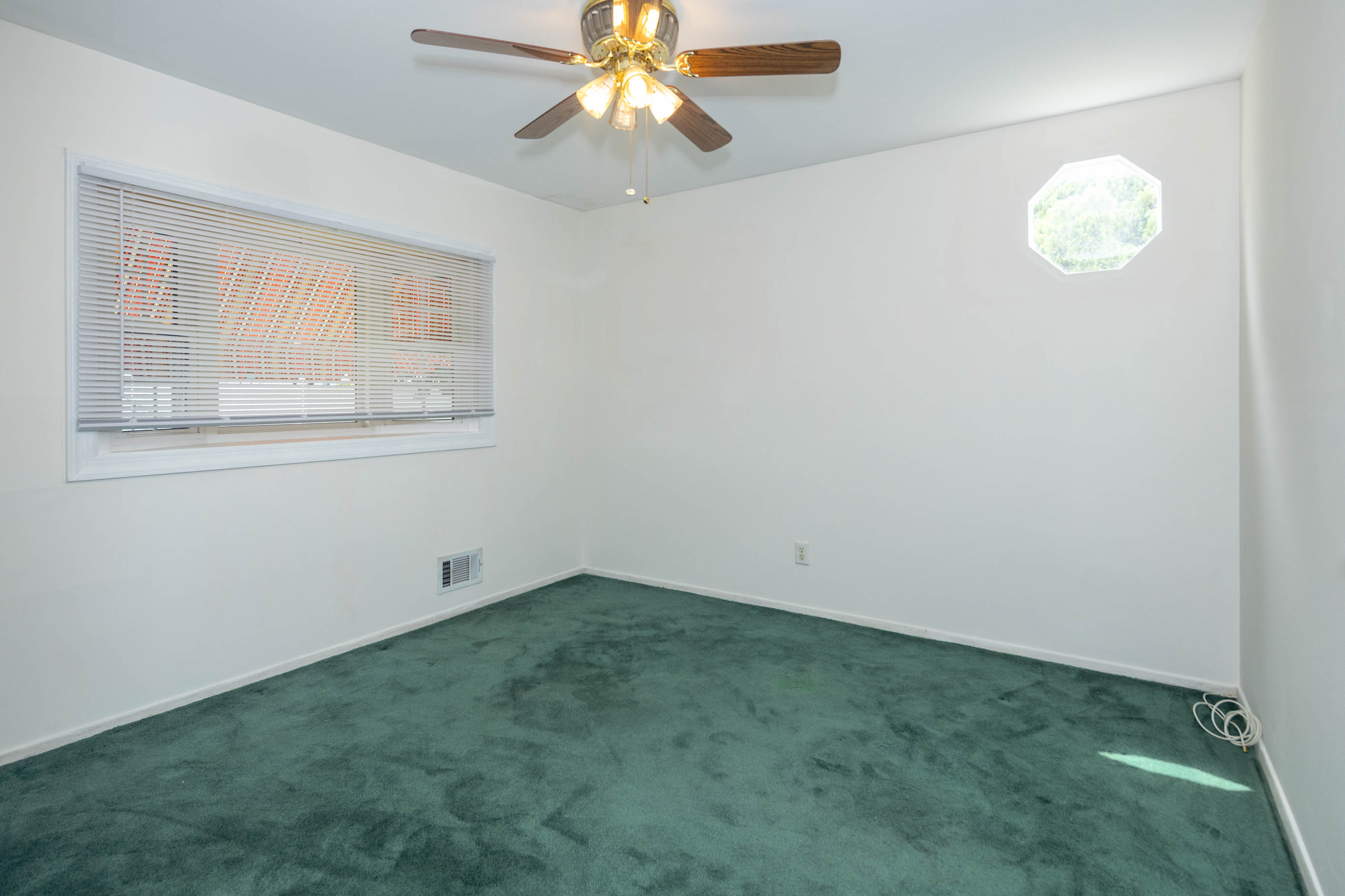 South Amboy, New Jersey, 08879, United States, 4 Bedrooms Bedrooms, ,2 BathroomsBathrooms,Residential,For Sale,1909705
