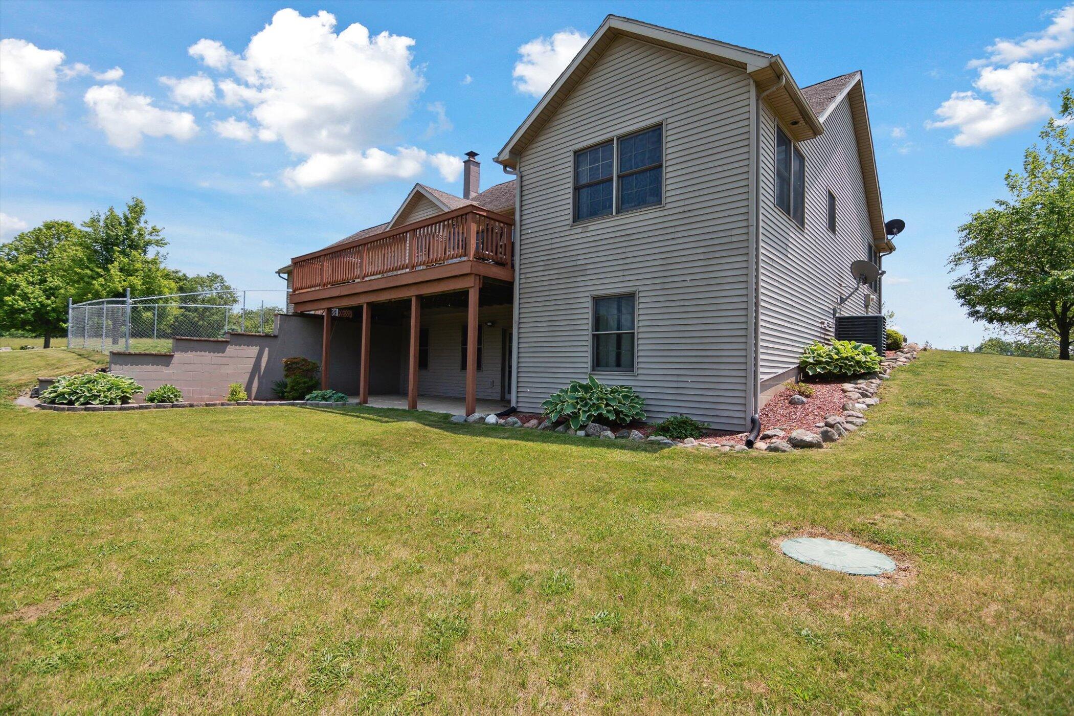 Hillsdale, Michigan, 49242, United States, 6 Bedrooms Bedrooms, ,4 BathroomsBathrooms,Residential,For Sale,1931789