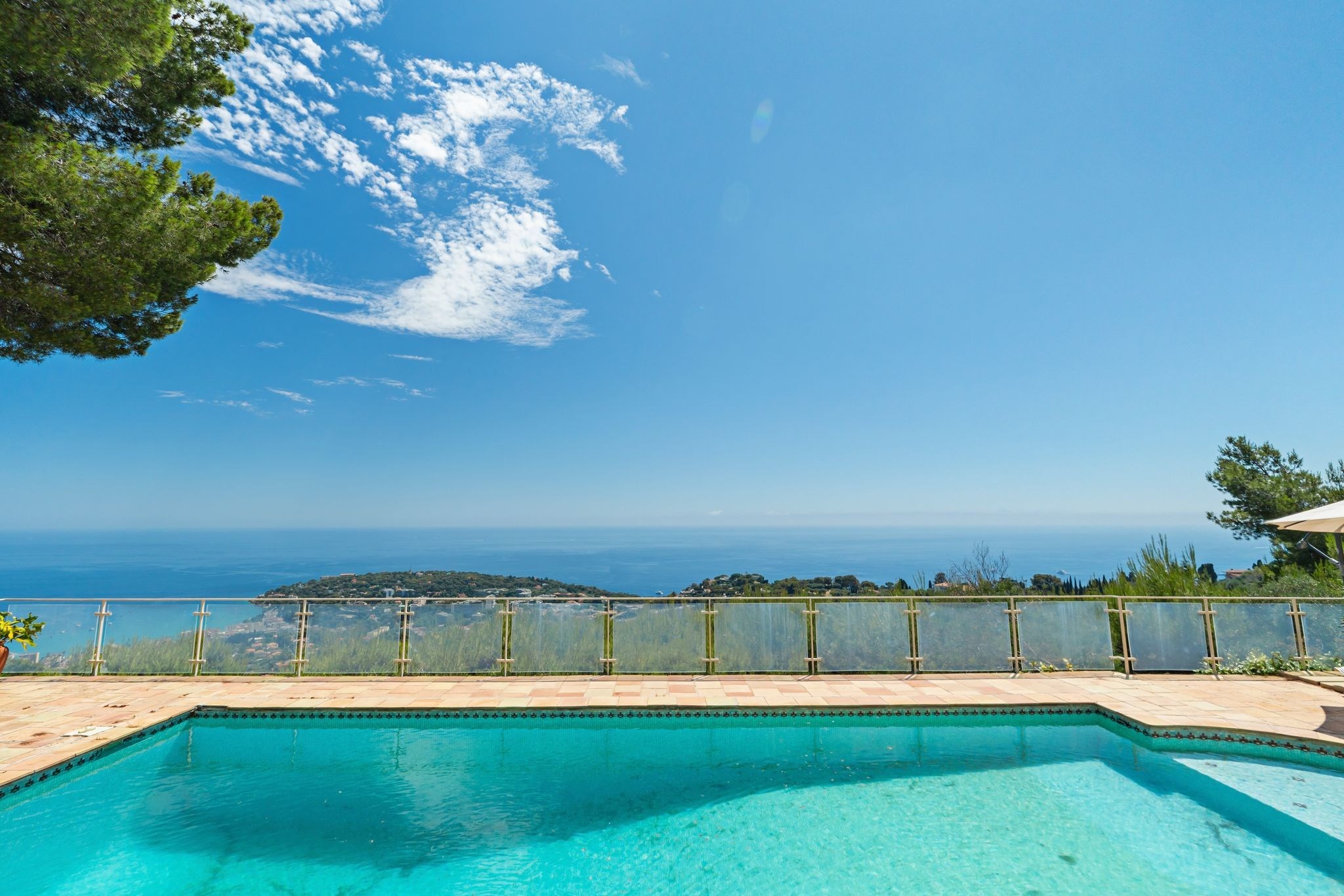  Roquebrune-Cap-Martin: Provençal villa with panoramic sea and Monaco views - 物件實景