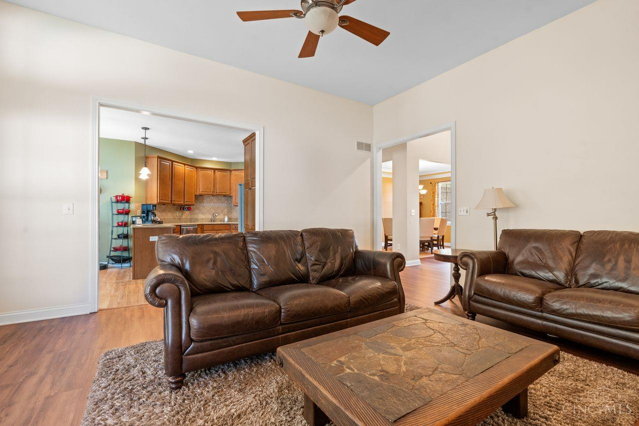 Hamilton Twp, Ohio, 45039, United States, 5 Bedrooms Bedrooms, ,4 BathroomsBathrooms,Residential,For Sale,1989607