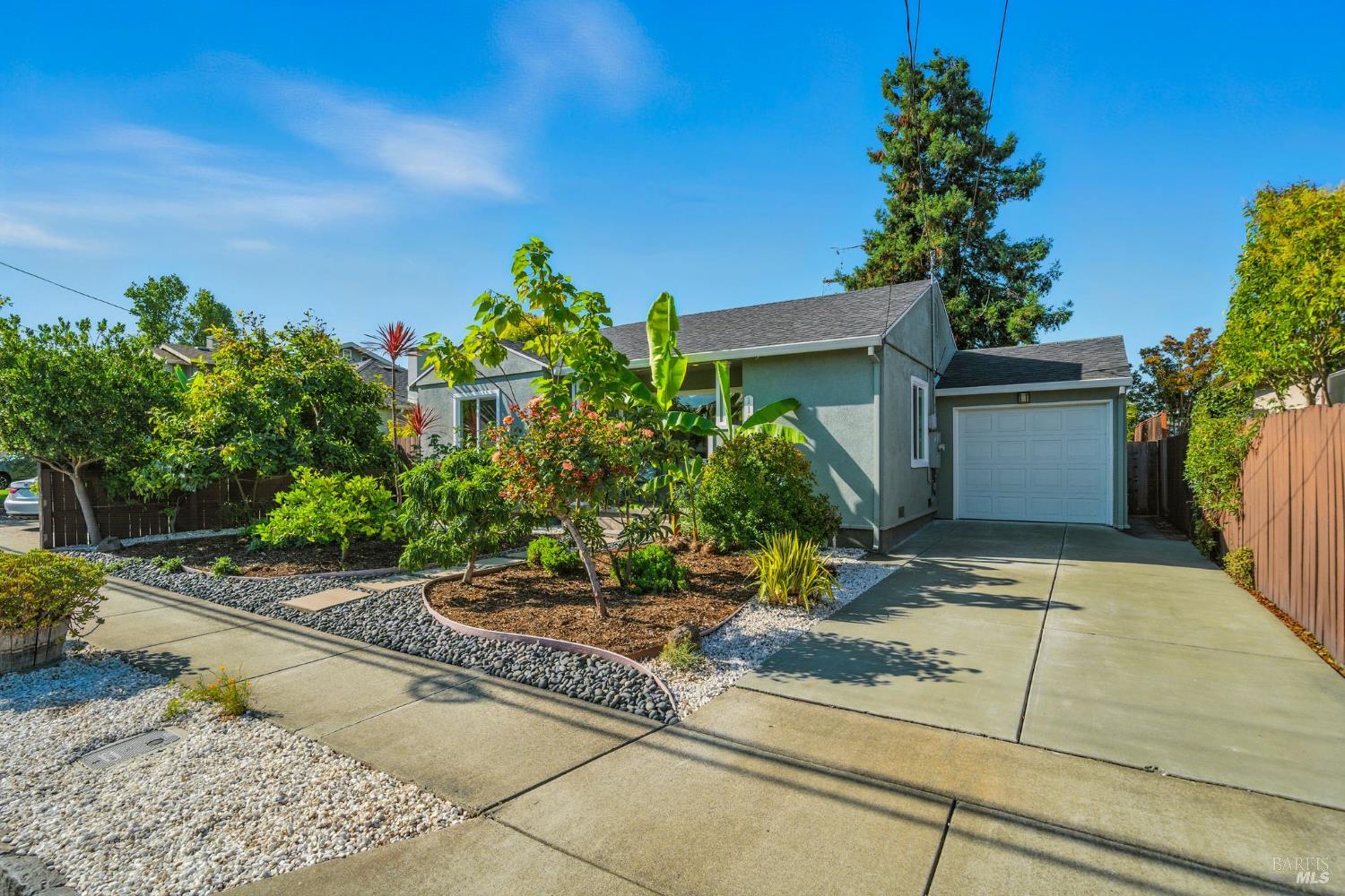Petaluma, California, 94952, United States, 2 Bedrooms Bedrooms, ,1 BathroomBathrooms,Residential,For Sale,1934208