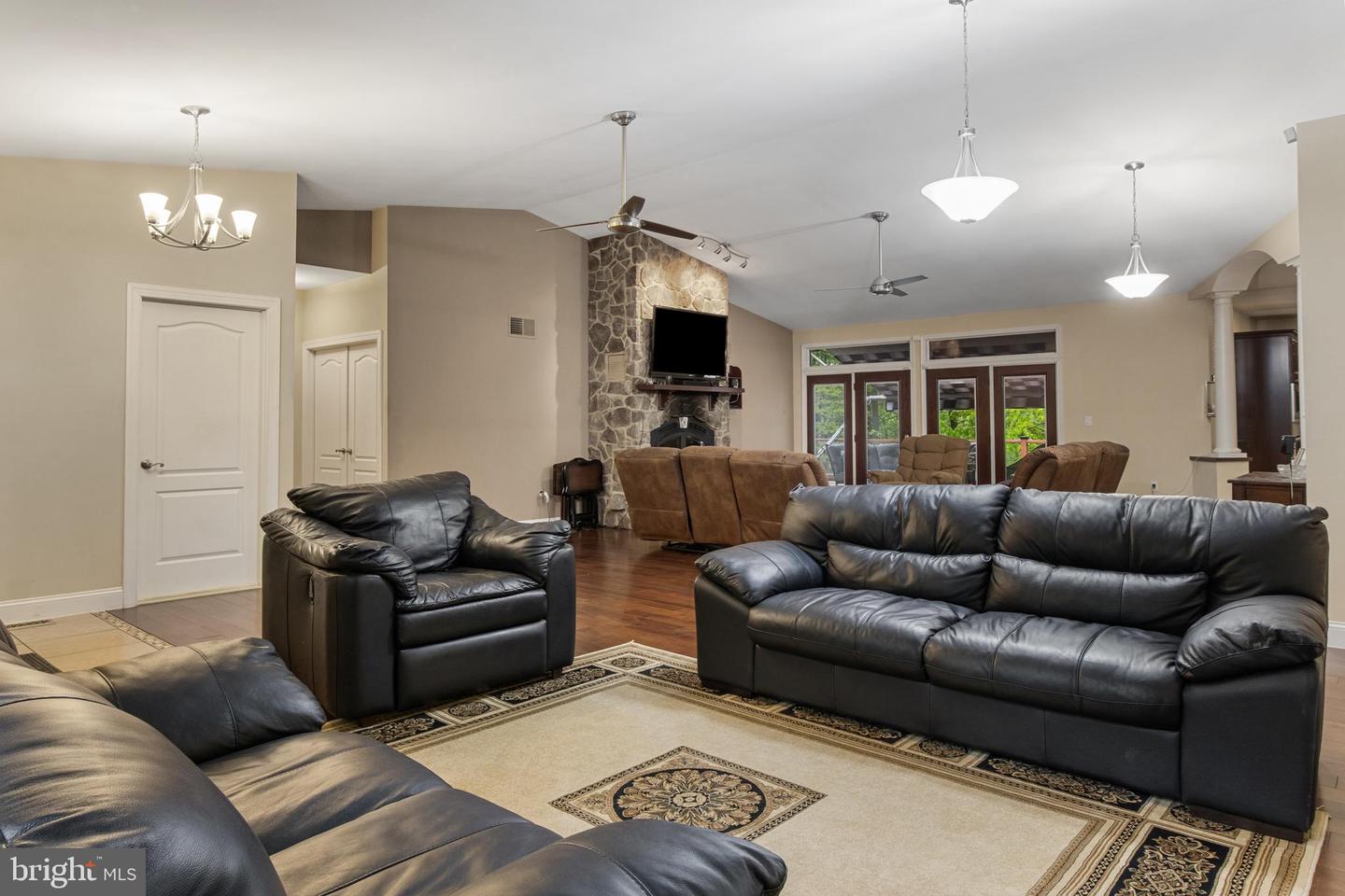 Spring Grove, Pennsylvania, 17362, United States, 3 Bedrooms Bedrooms, ,3 BathroomsBathrooms,Residential,For Sale,1827920