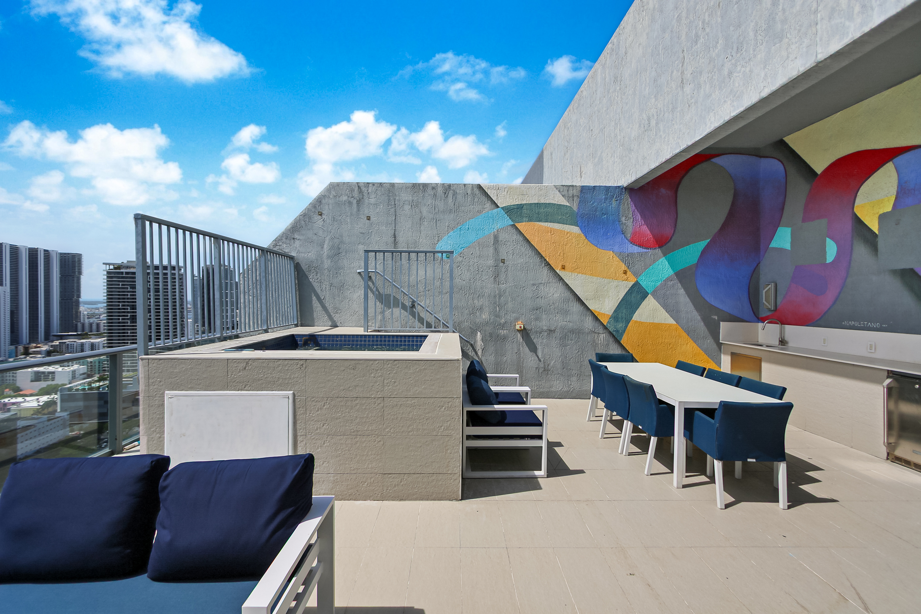  121 NE 34th St, Miami, FL, 33137 - 物件實景