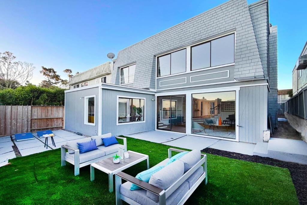 San Francisco, California, 94131, United States, 3 Bedrooms Bedrooms, ,3 BathroomsBathrooms,Residential,For Sale,1974039