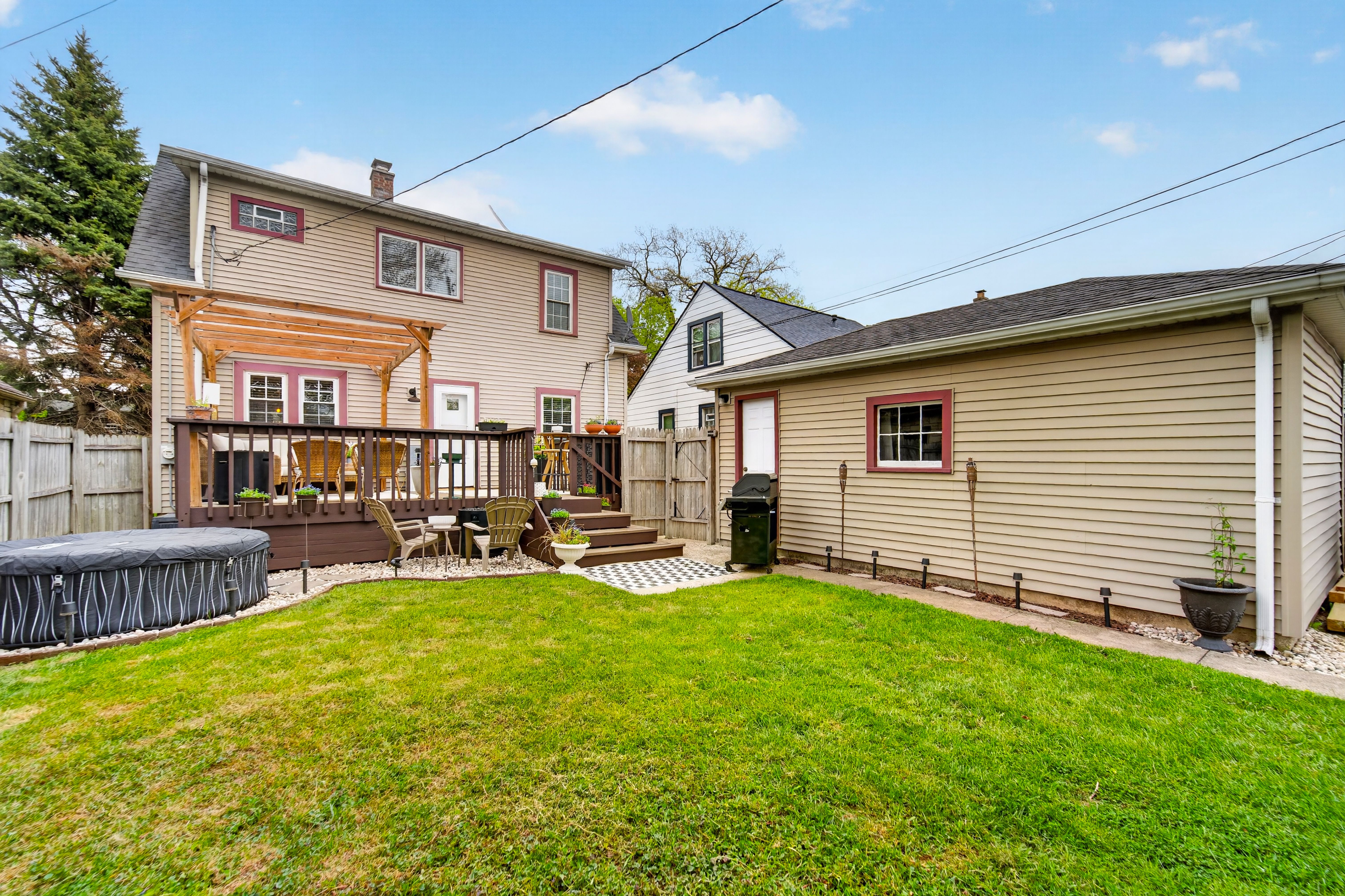 Charming Move-in Ready Cape Cod - 物件實景