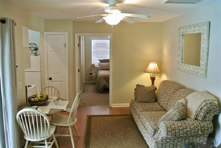 Houma, Louisiana, 70360, United States, 5 Bedrooms Bedrooms, ,5 BathroomsBathrooms,Residential,For Sale,1885732