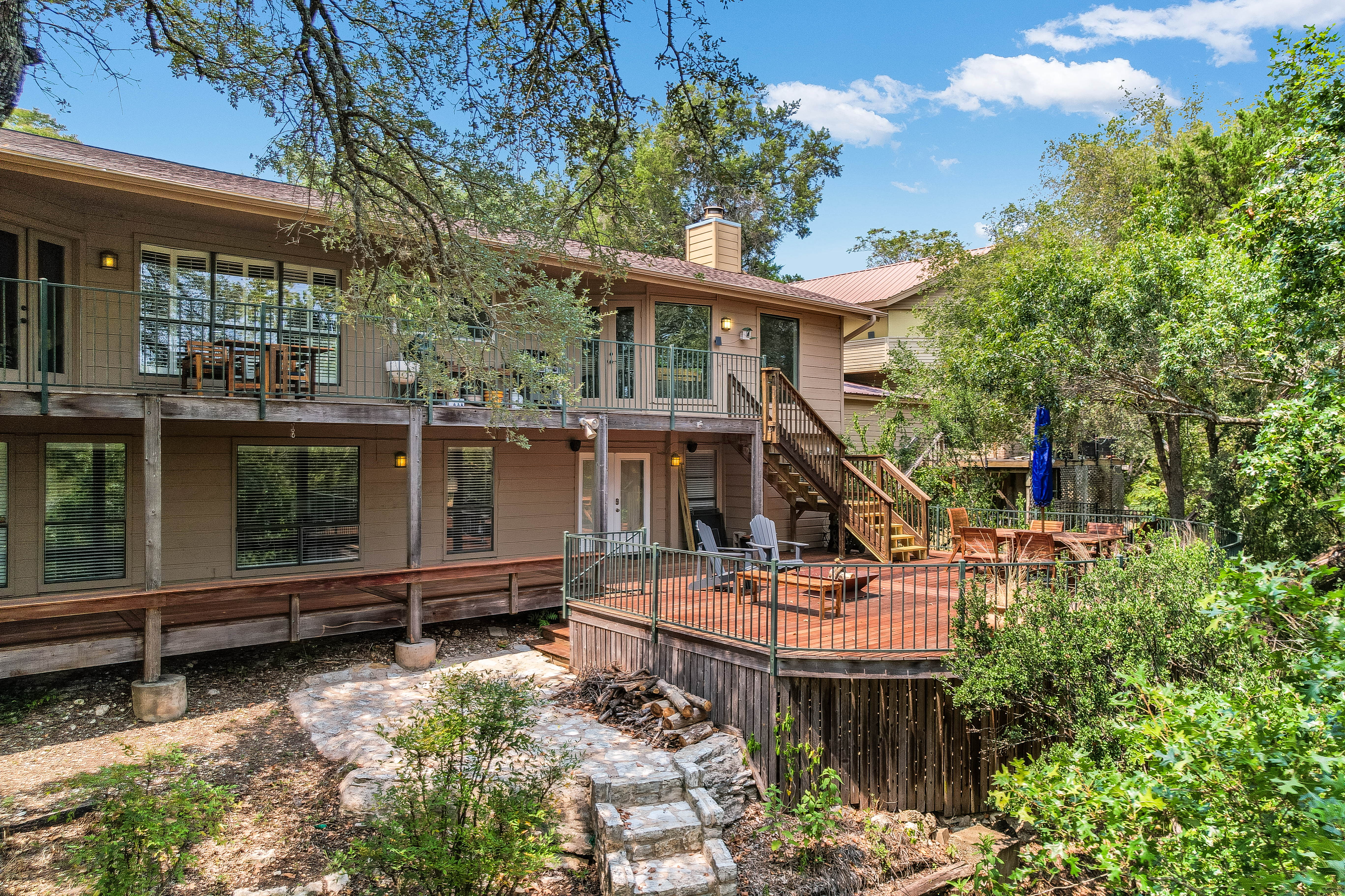  JUST LISTED - Treetop living in Lost Creek - 物件實景