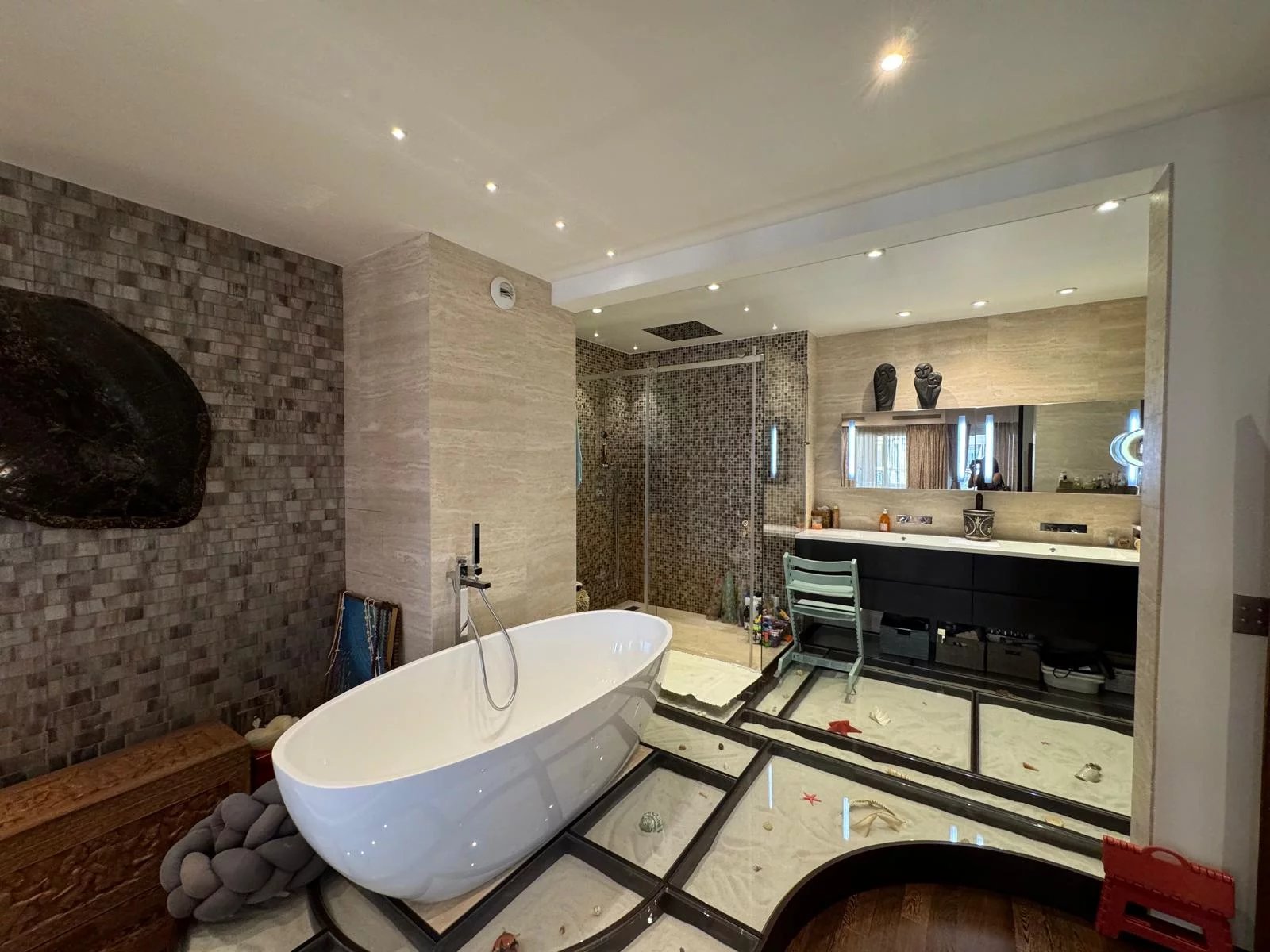 Monaco, 98000, MC, 4 Bedrooms Bedrooms, ,4 BathroomsBathrooms,Residential,For Sale,1571384