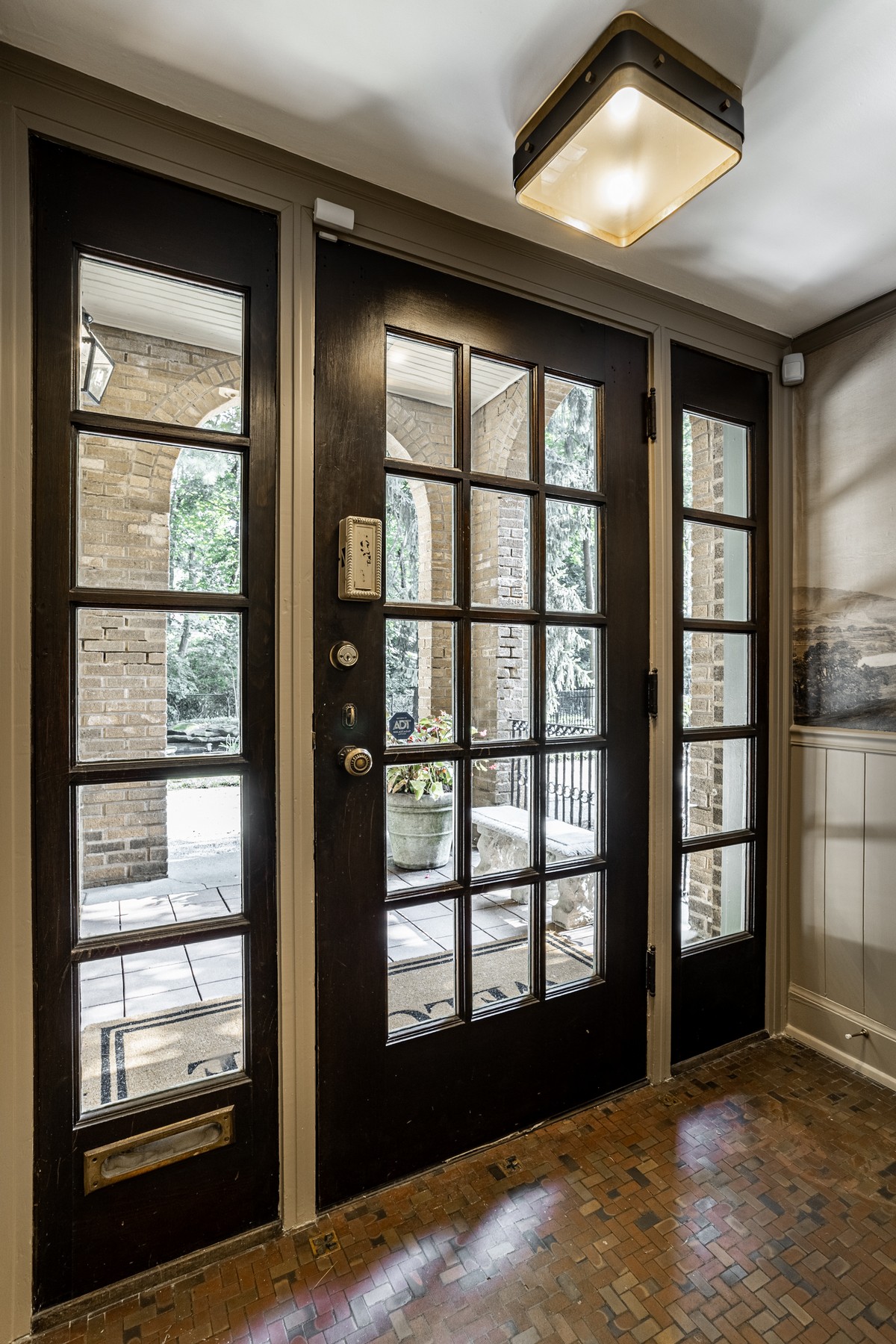  Gated English Tudor Home on One of the Most Desirable Blocks in Meridian Kessler - 物件實景