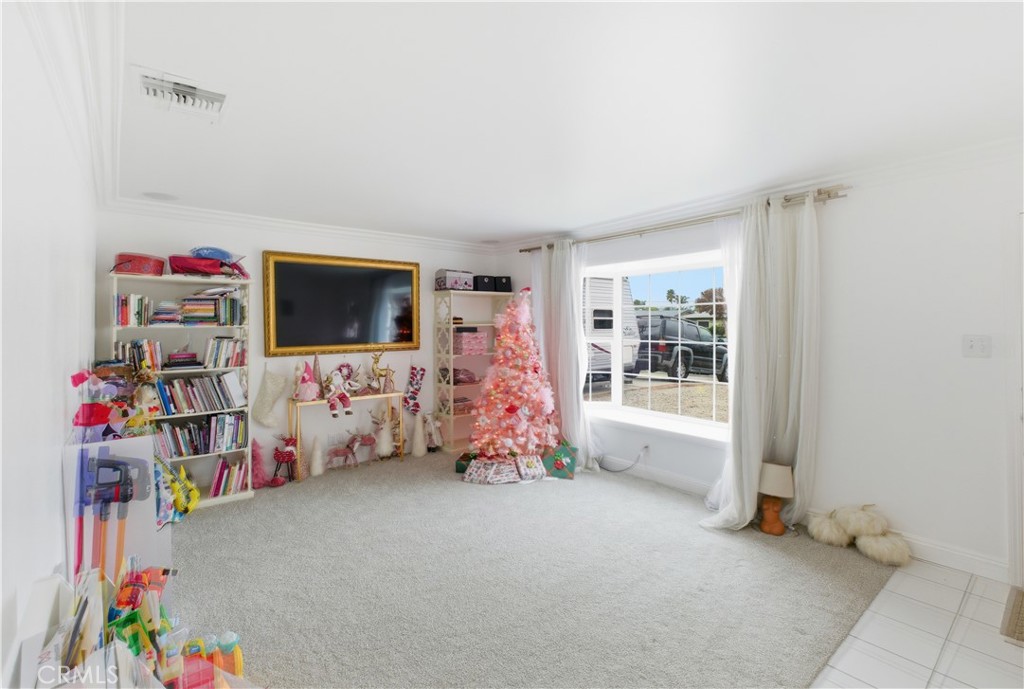 Simi Valley, California, 93063, United States, 3 Bedrooms Bedrooms, ,2 BathroomsBathrooms,Residential,For Sale,2006208