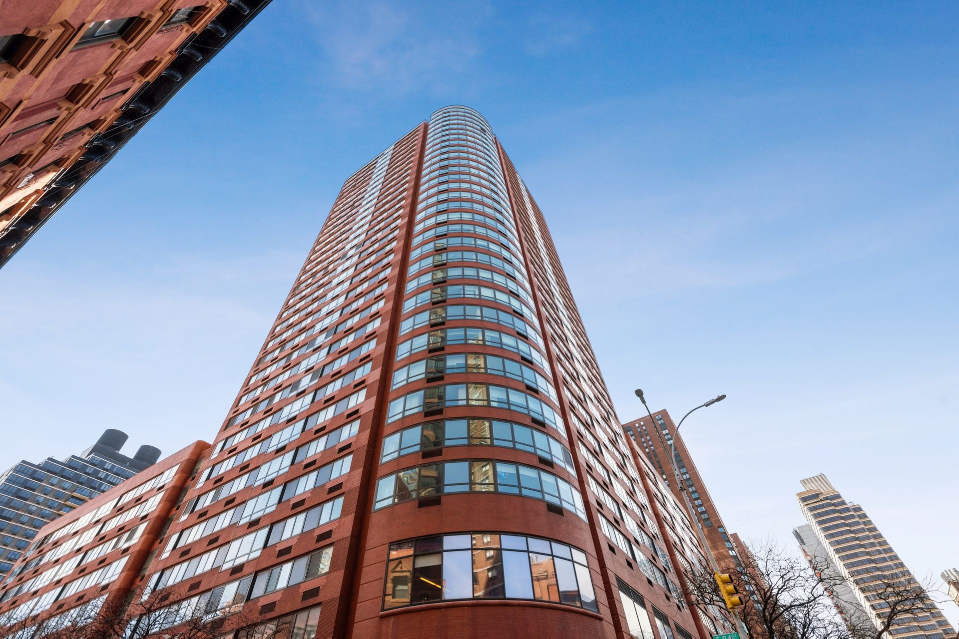  200 East 94th Street - 物件實景