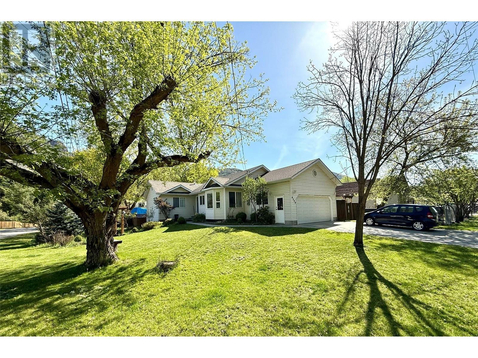 GRAND FORKS, British Columbia, V0H 1H0, CA, 5 Bedrooms Bedrooms, ,2 BathroomsBathrooms,Residential,For Sale,1837814