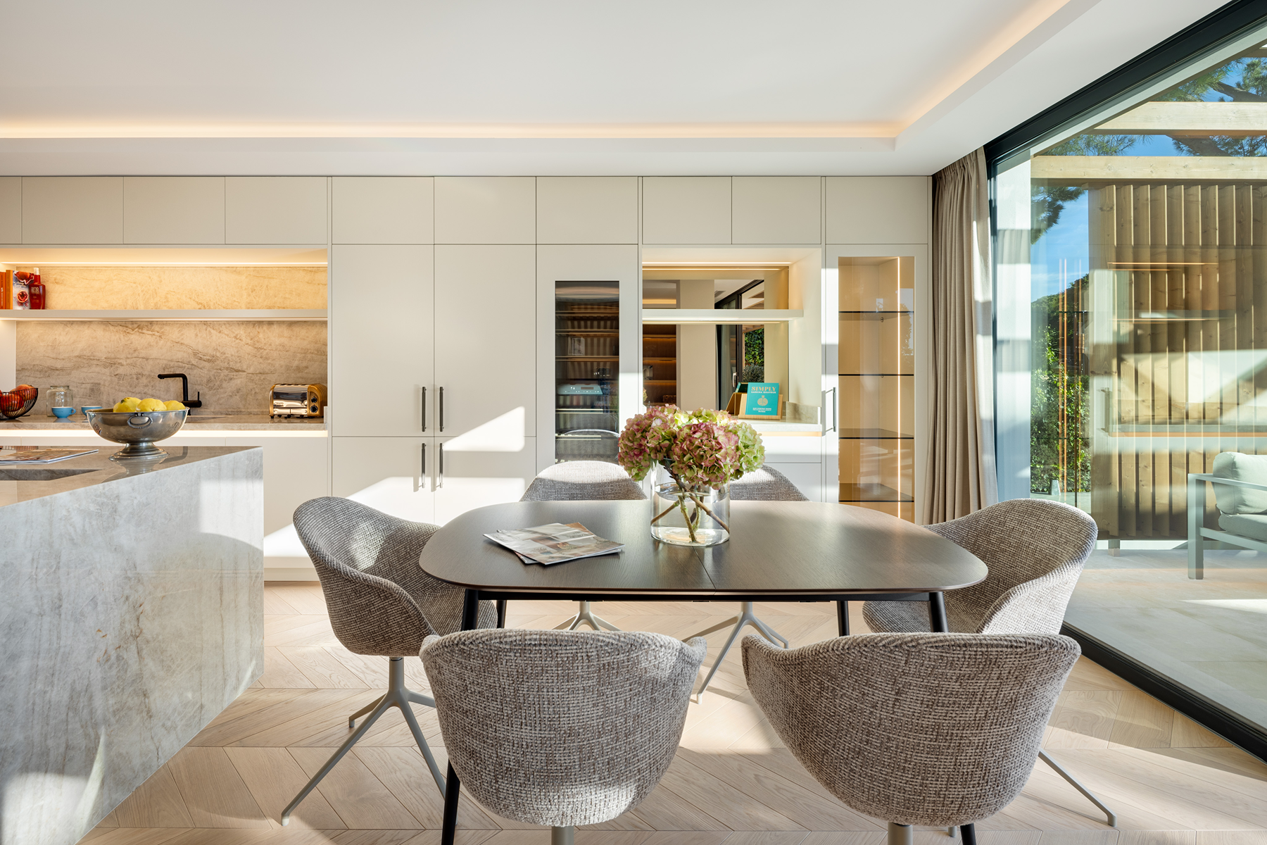  Renovated villa with refined interiors and exceptional outdoor living - 物件實景