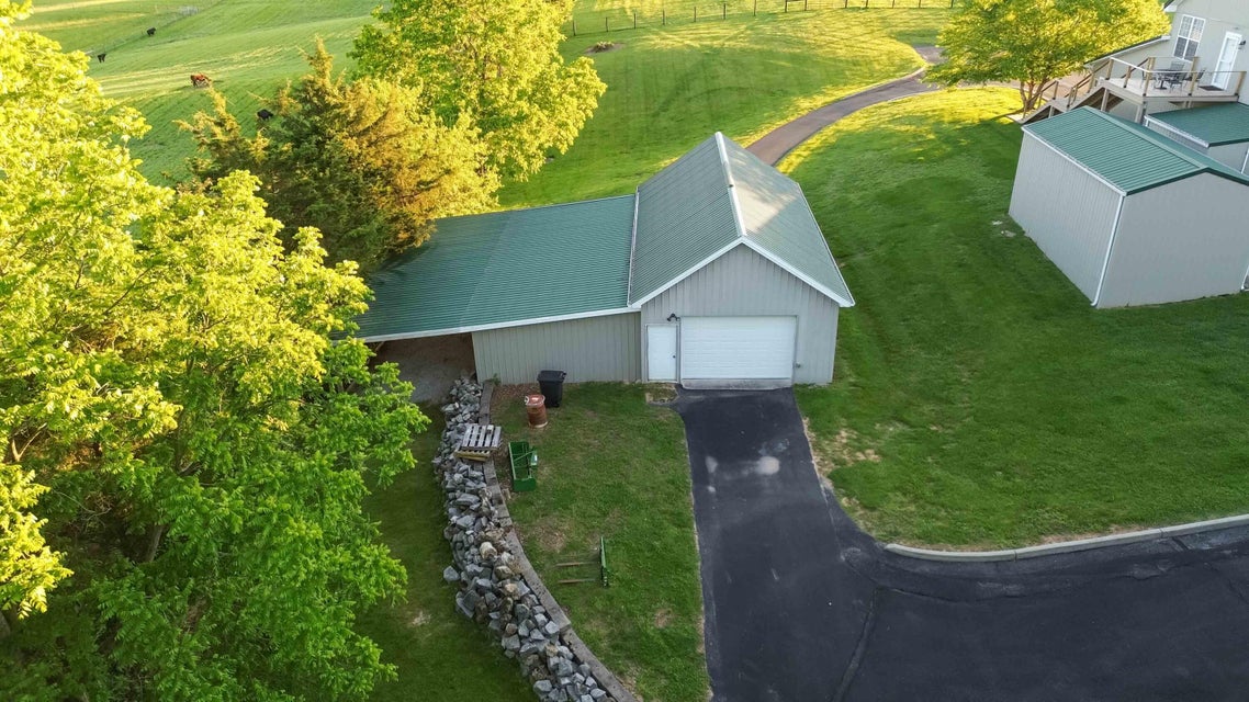 Somerset, Kentucky, 42503, United States, 6 Bedrooms Bedrooms, ,5 BathroomsBathrooms,Residential,For Sale,1835271