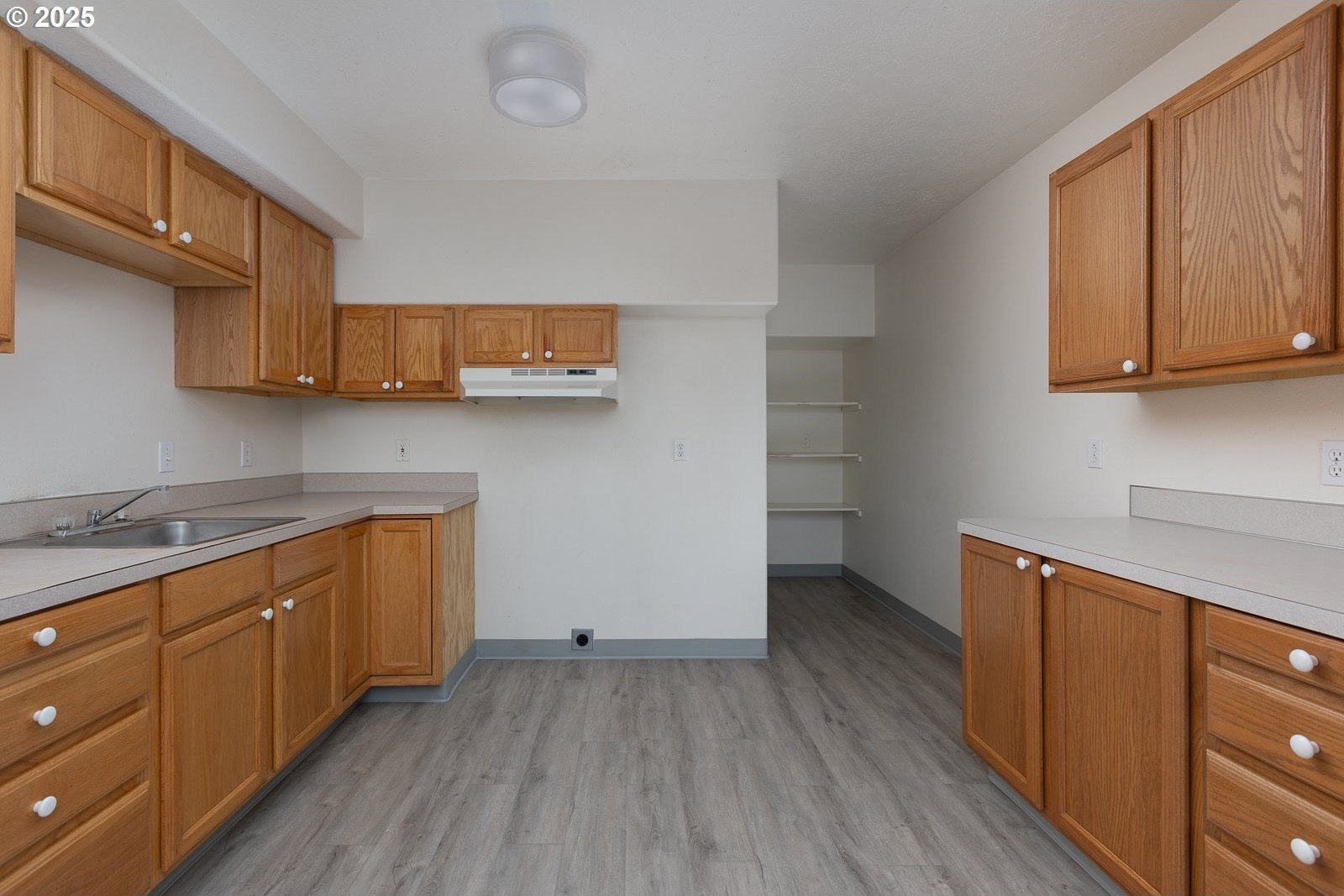 Toledo, Oregon, 97391, United States, 6 Bedrooms Bedrooms, ,4 BathroomsBathrooms,Residential,For Sale,1722214