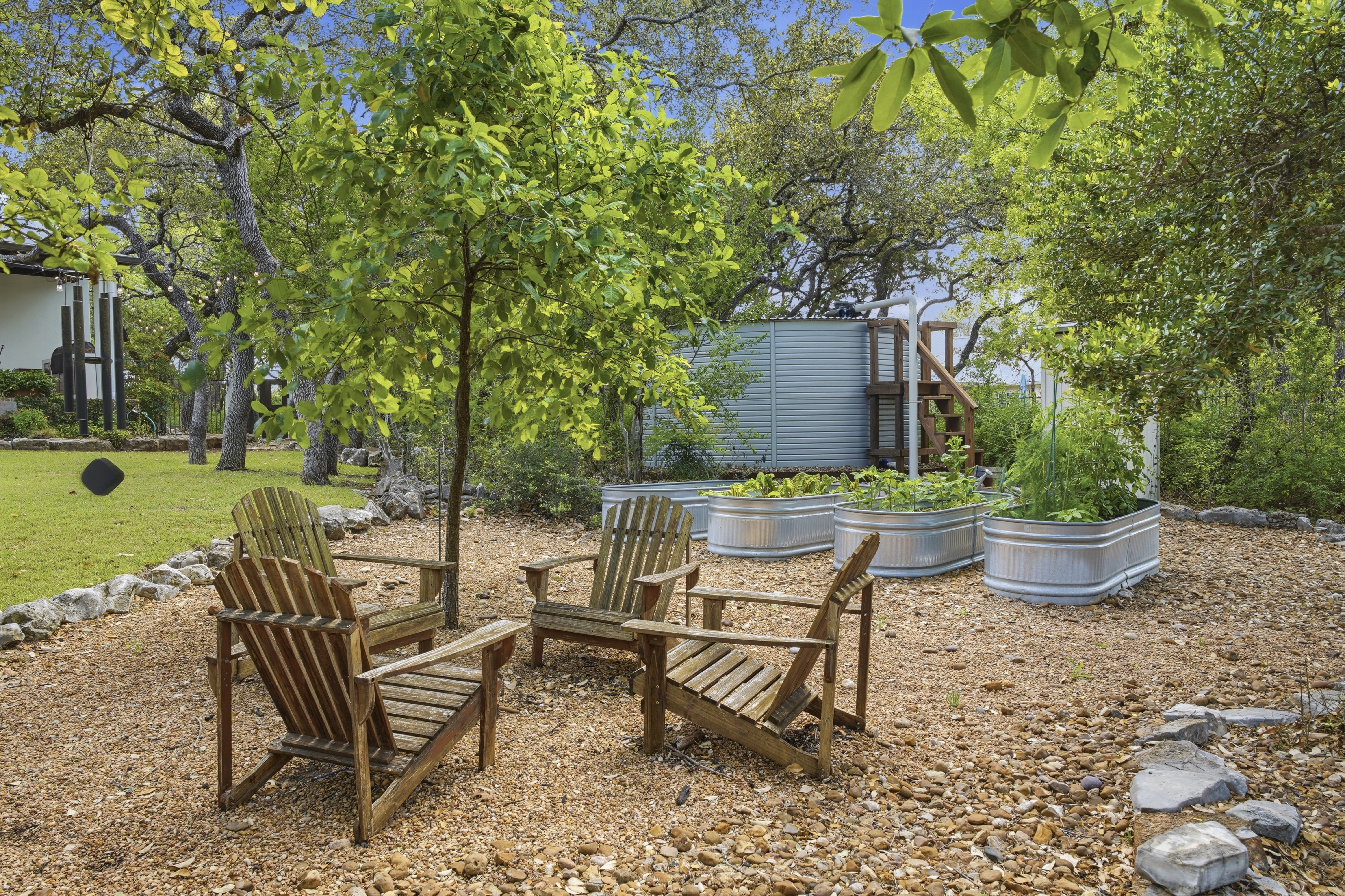  Custom-Designed Home on a 1-Acre - 物件實景