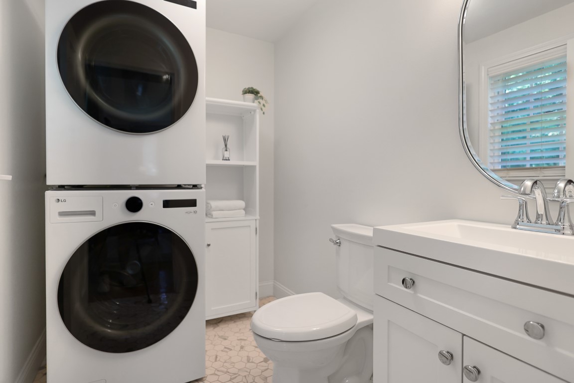 Derry, New Hampshire, 03038, United States, 3 Bedrooms Bedrooms, ,3 BathroomsBathrooms,Residential,For Sale,1886983