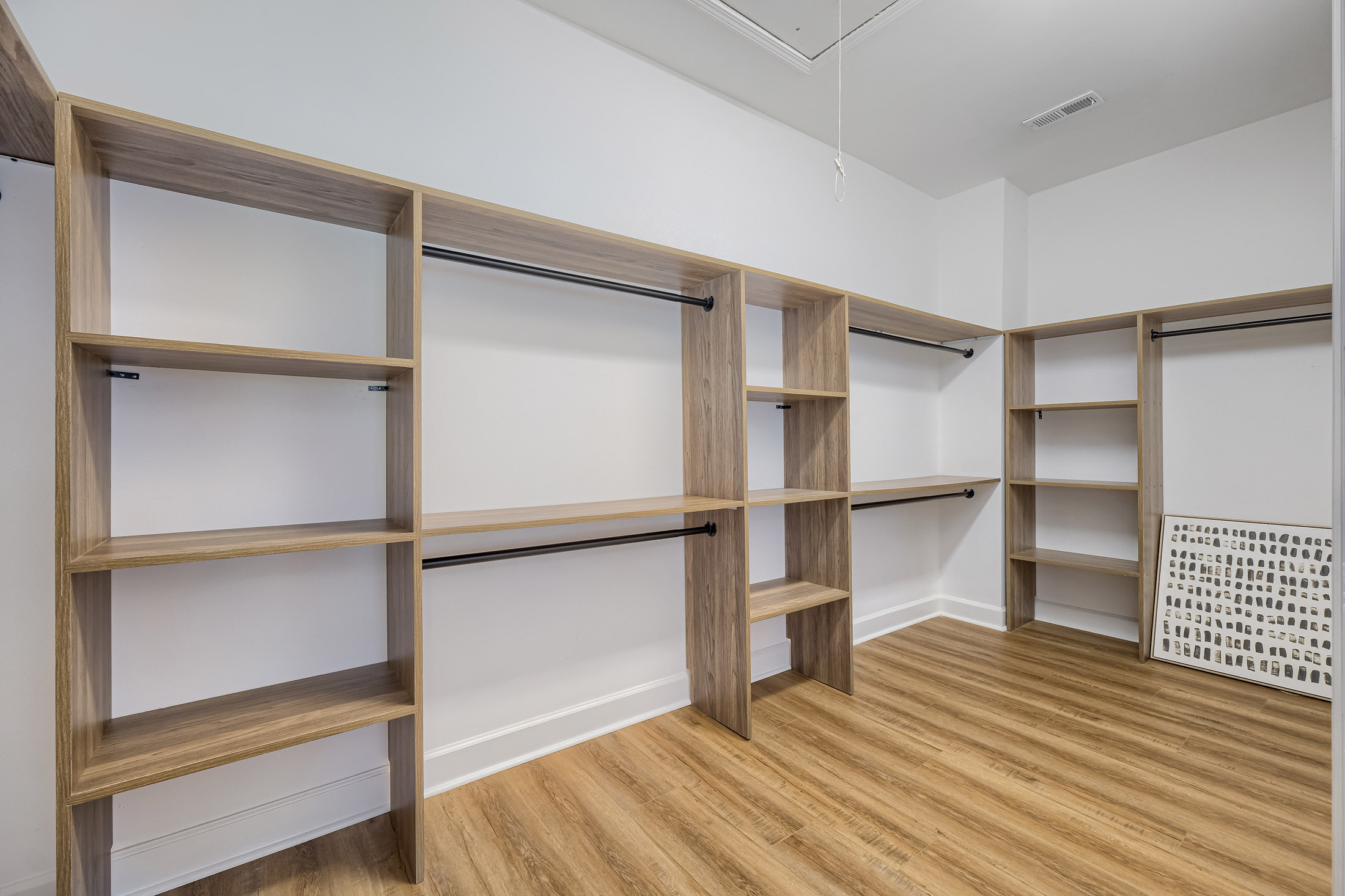  beautifully renovated home where  modern upgrades meet timeless charm - 物件實景
