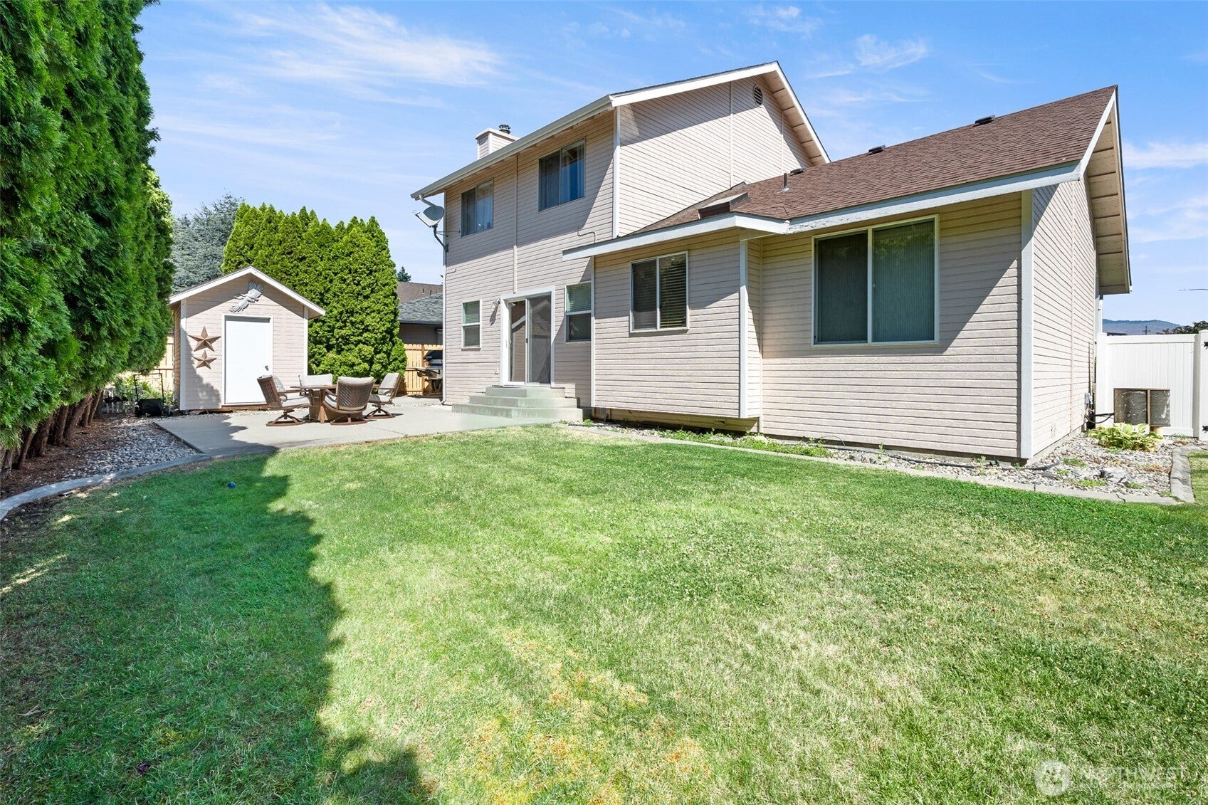 Wenatchee, Washington, 98801, United States, 3 Bedrooms Bedrooms, ,2 BathroomsBathrooms,Residential,For Sale,1939564