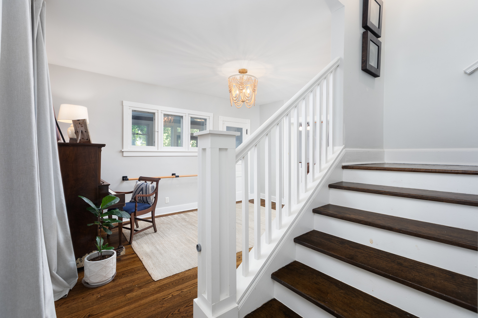 Naperville, Illinois, 60540, United States, 4 Bedrooms Bedrooms, ,3 BathroomsBathrooms,Residential,For Sale,1989489