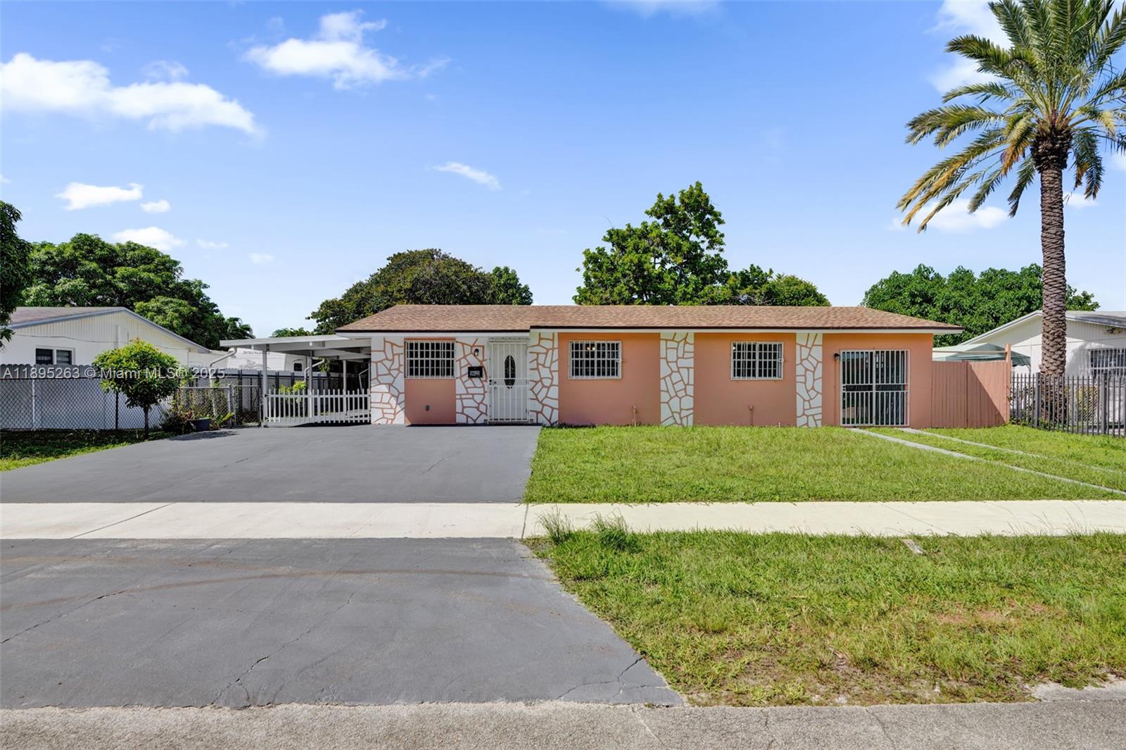 Miami, Florida, 33189, United States, 4 Bedrooms Bedrooms, ,2 BathroomsBathrooms,Residential,For Sale,1965129