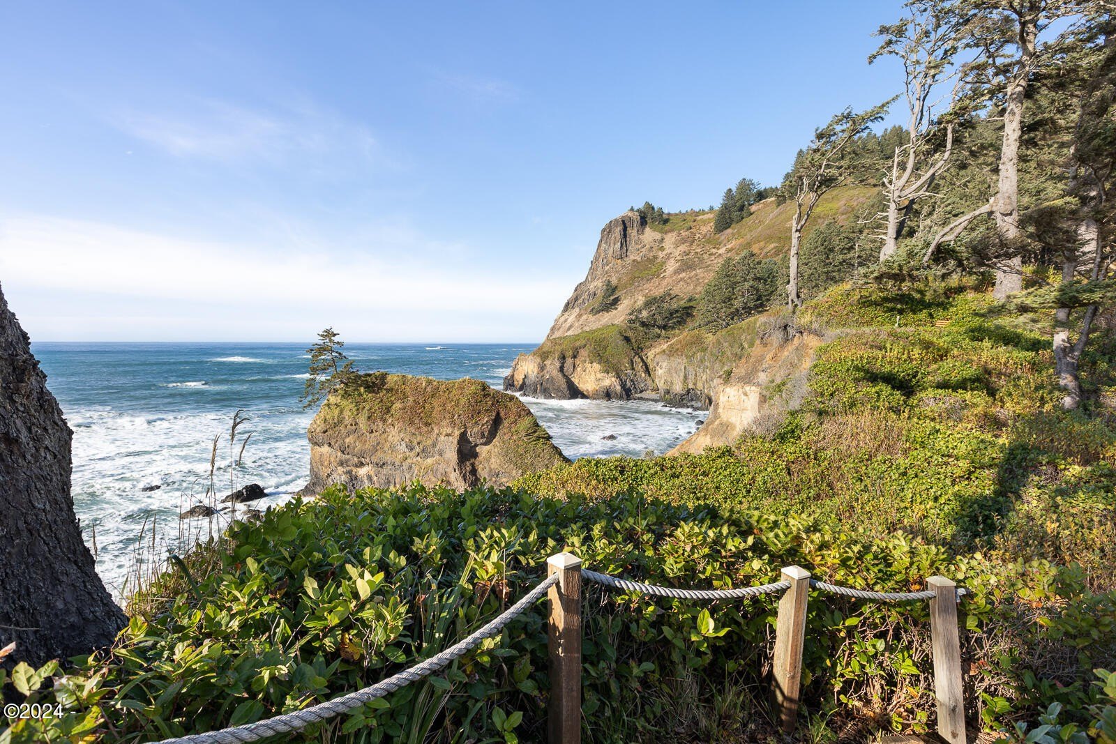 124 Sea Crest, Otter Rock, Oregon, 97369, United States, 4 Bedrooms Bedrooms, ,3 BathroomsBathrooms,Residential,For Sale,124 Sea Crest,1663553