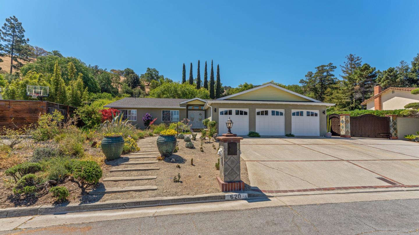 San Jose - Blossom Valley, California, 95123, United States, 3 Bedrooms Bedrooms, ,2 BathroomsBathrooms,Residential,For Sale,1742904