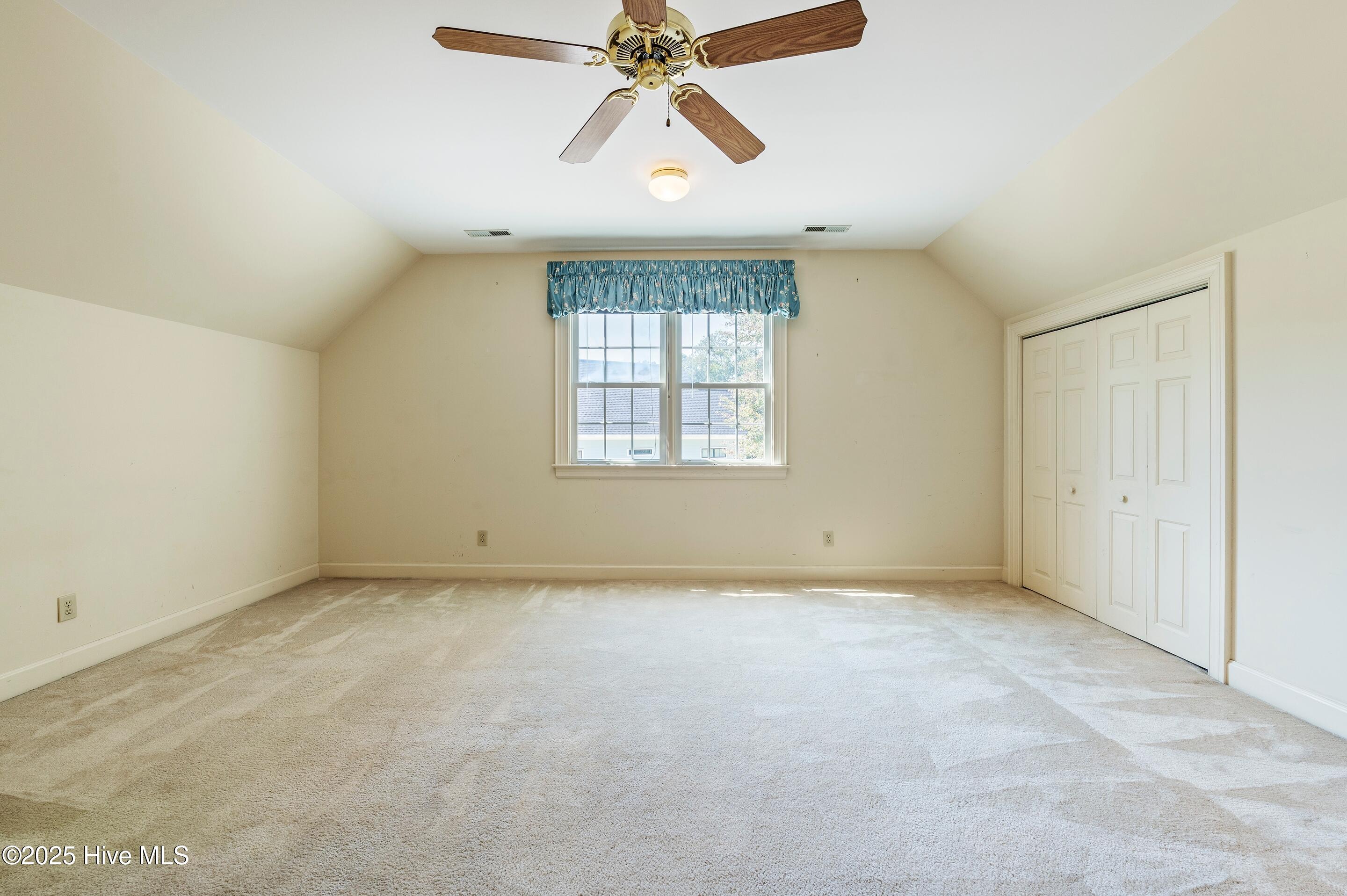 Wilmington, North Carolina, 28409, United States, 3 Bedrooms Bedrooms, ,4 BathroomsBathrooms,Residential,For Sale,1942177
